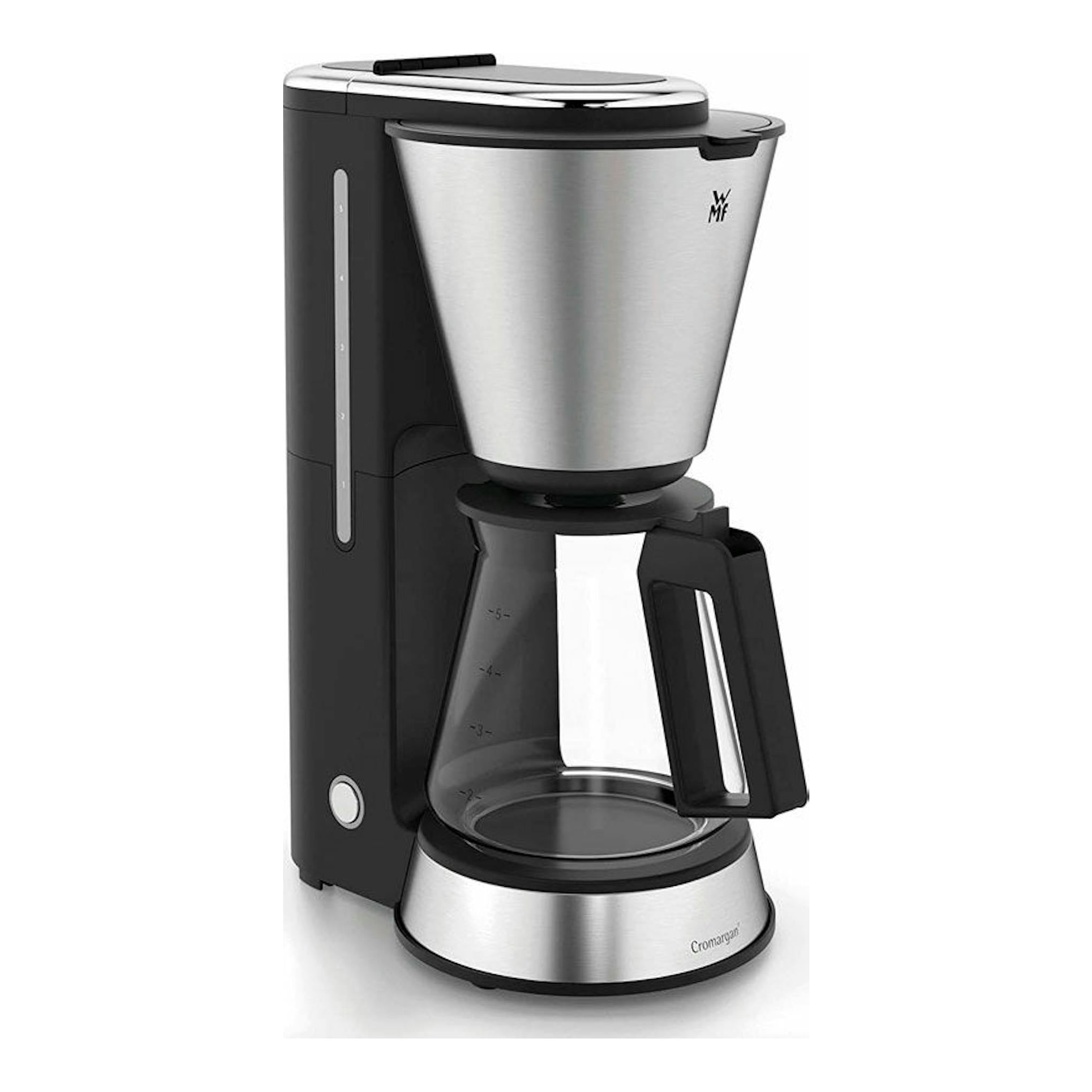 Cafetera de goteo WMF Aroma, negra y acero inoxidable, vista frontal en tres cuartos, con jarra de cristal.