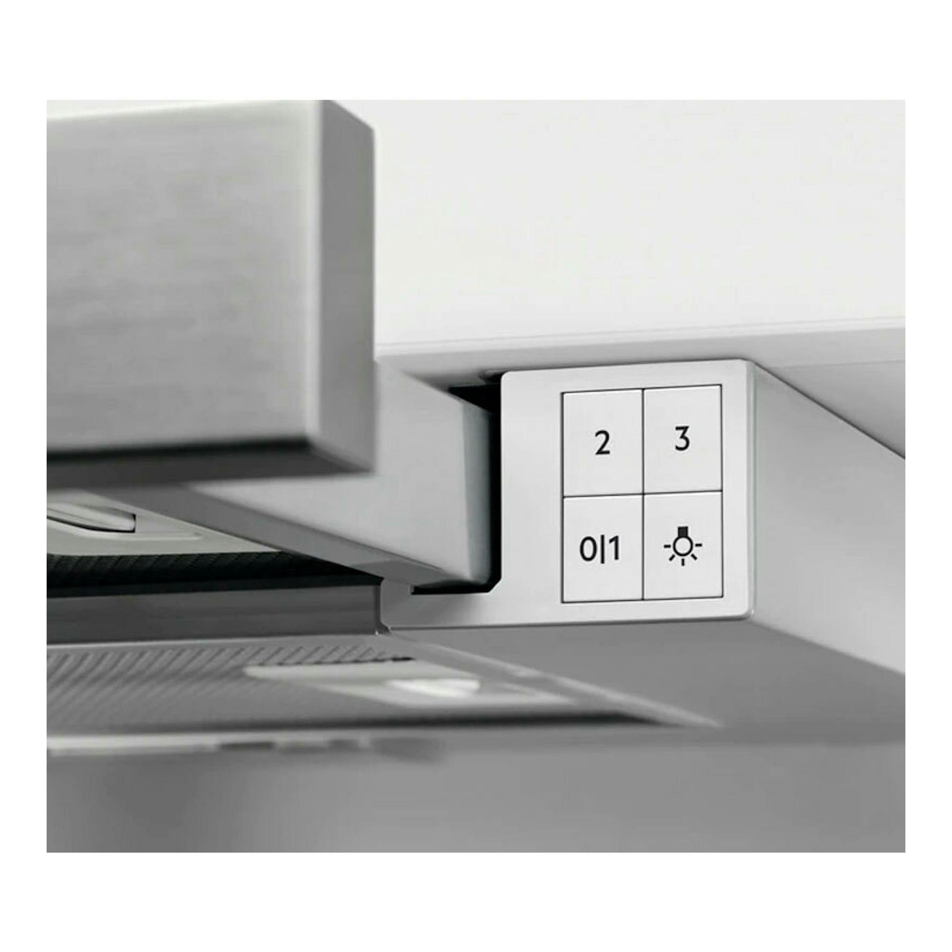 Campana AEG DPB3632S de acero inoxidable, vista en primer plano del panel de mandos con botones y luz.