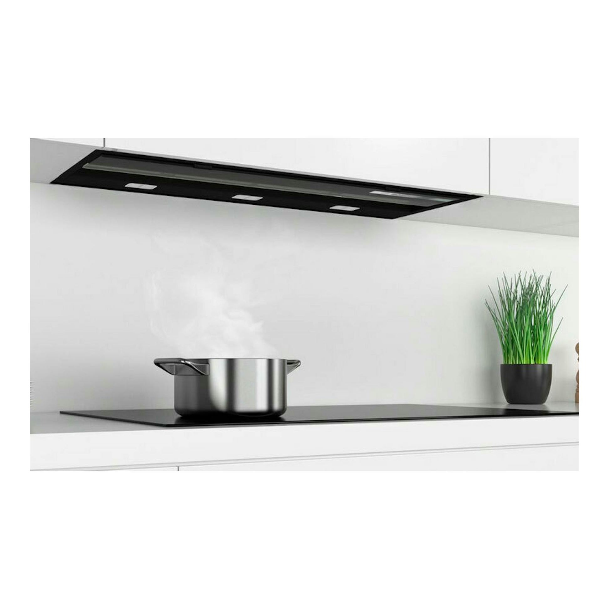 Campana extractora Bosch DBB97AM60 negra, empotrada bajo mueble, sobre una placa con una olla y vapor.