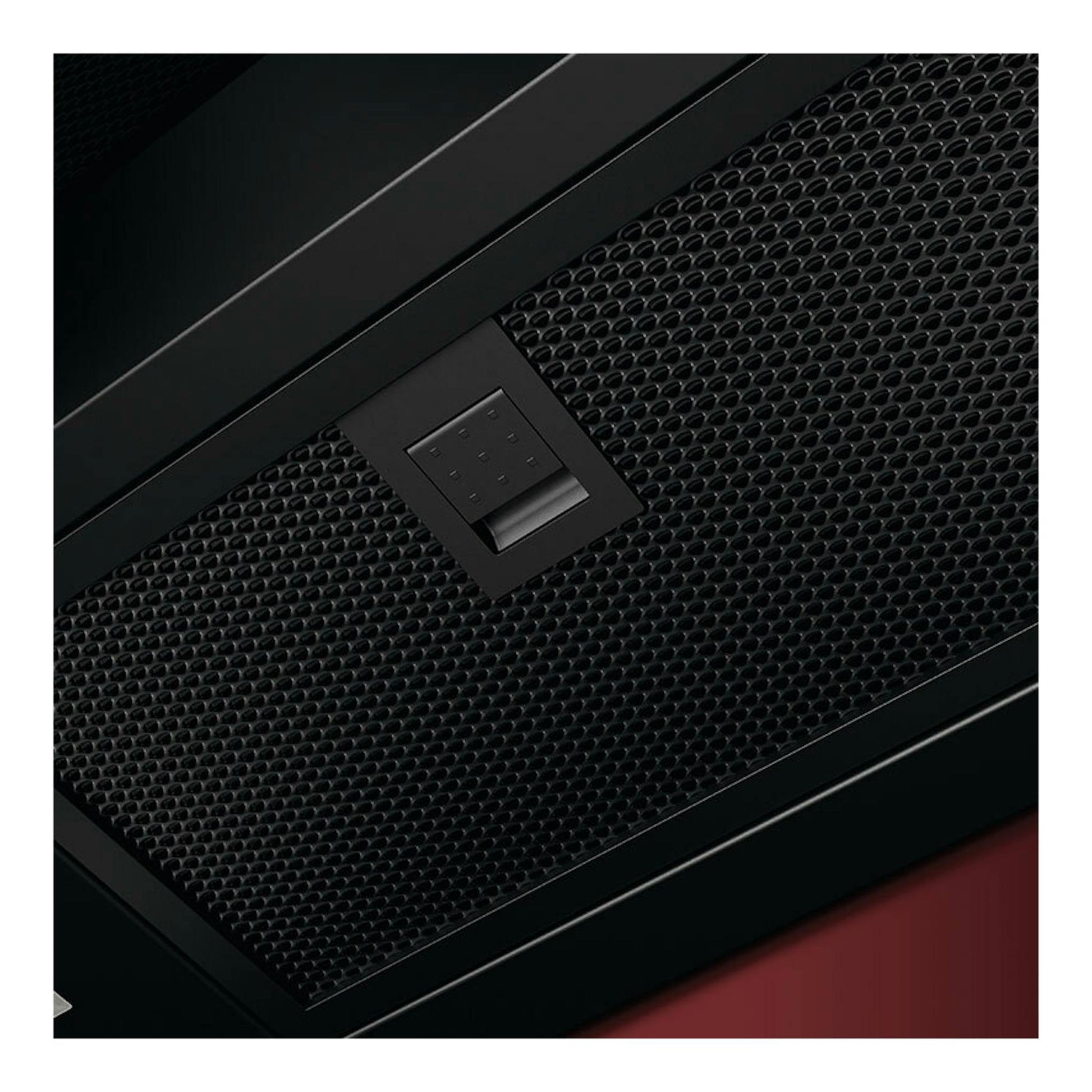 Campana decorativa AEG GV77D61SB negra, vista frontal en detalle del panel central y rejilla.
