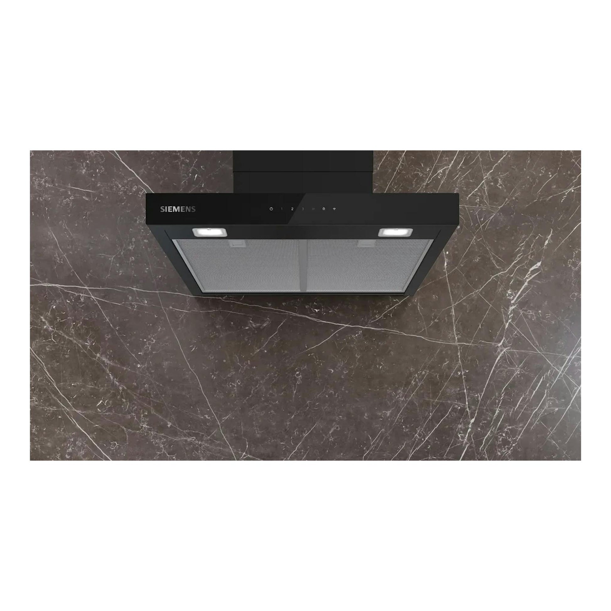 Campana decorativa de pared Siemens LC67BDN60, negro mate, vista frontal con luz encendida.