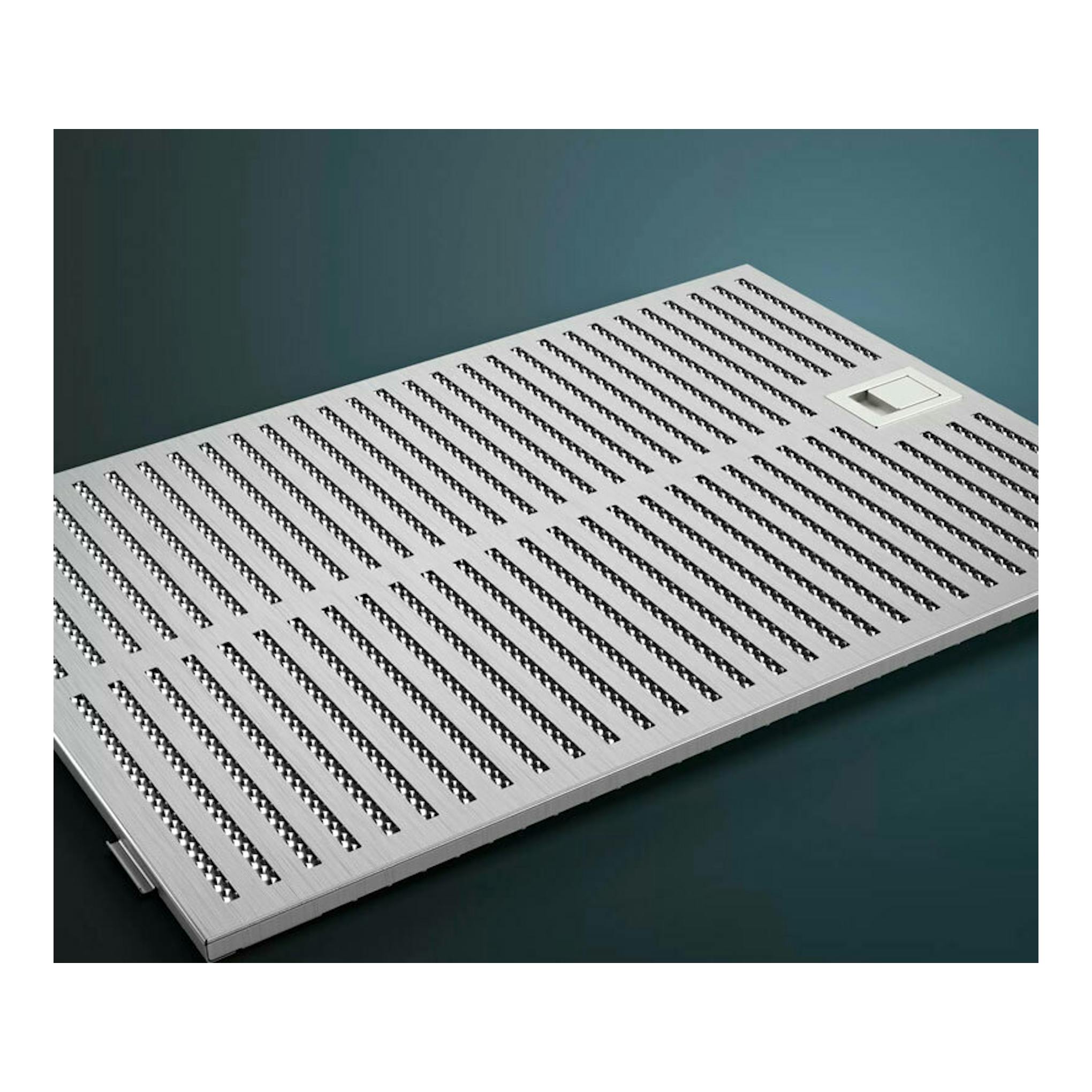 Campana decorativa Siemens LC67BHM50 inox, vista inferior en ángulo, panel rectangular de acero perforado.