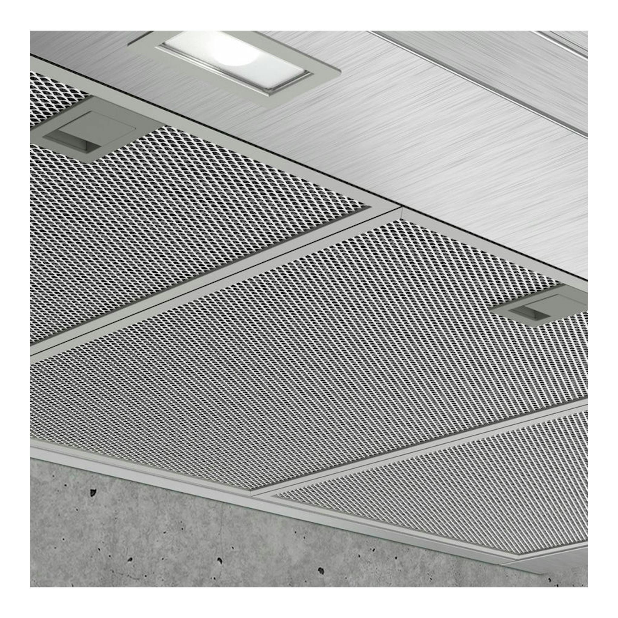 Campana extractora Siemens LC97BHP50 inox, vista inferior en acero inoxidable con filtros metálicos y luz.