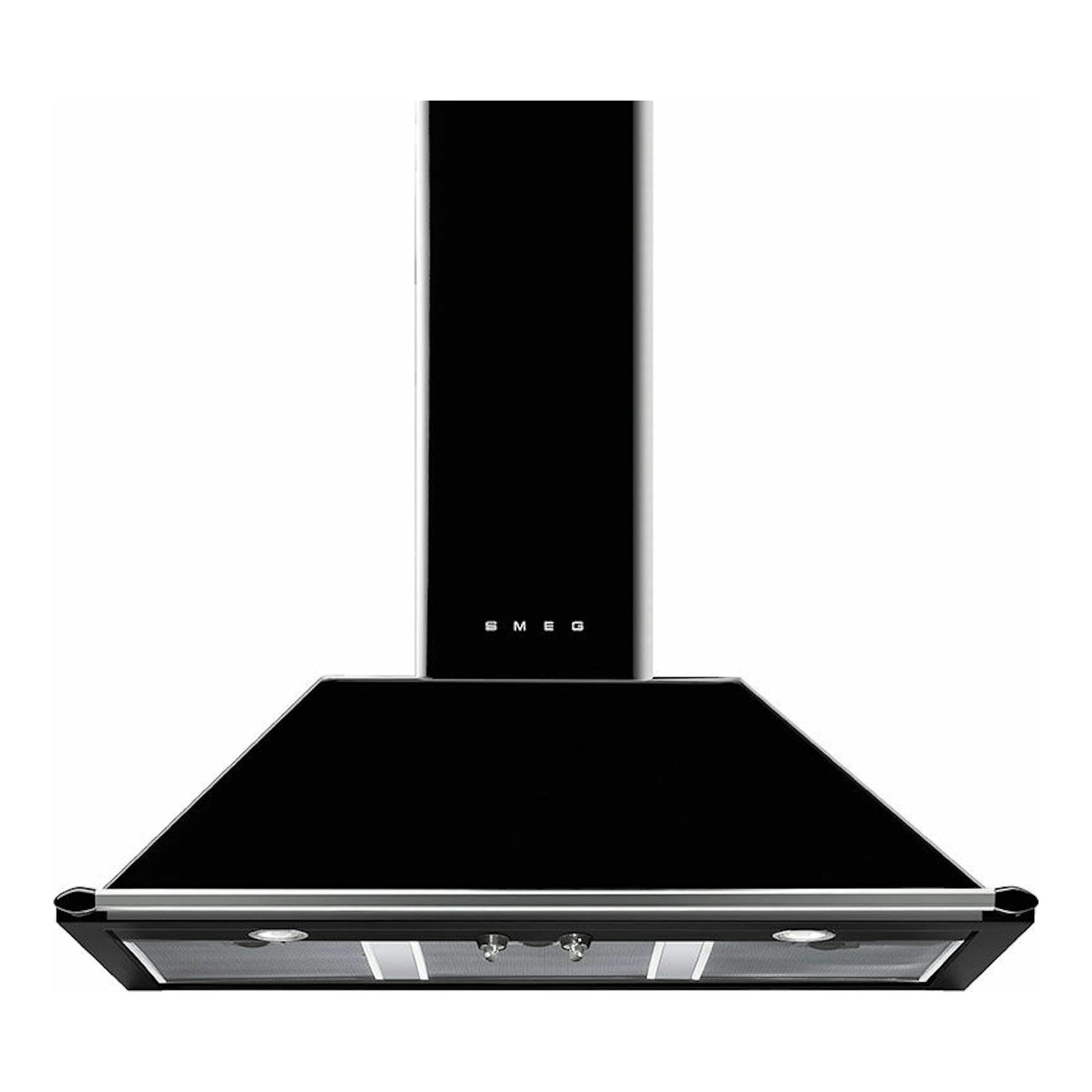 Campana decorativa Smeg KT100BLE negra, vista frontal, con chimenea y panel inclinado.