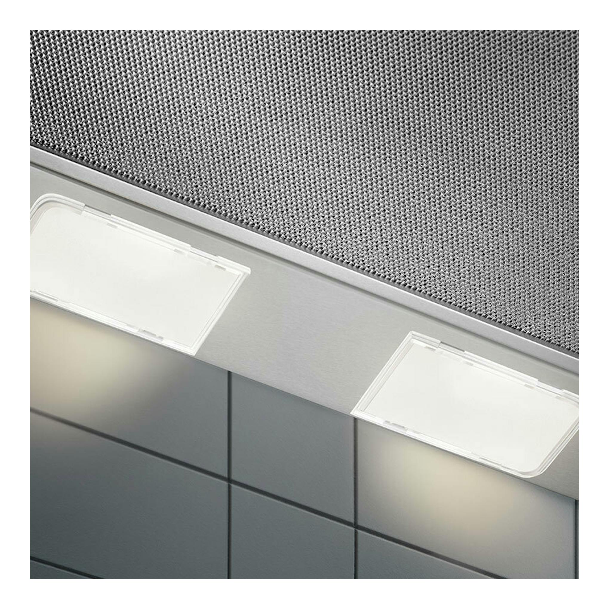 Campana Electrolux LFP226S inox, vista en primer plano de la parte inferior con dos luces LED.