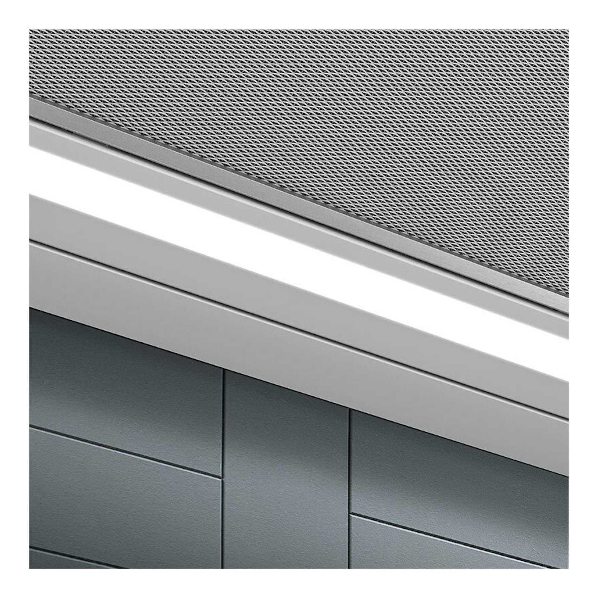 Campana extractora Electrolux LFP416X de acero inoxidable, vista en primer plano.