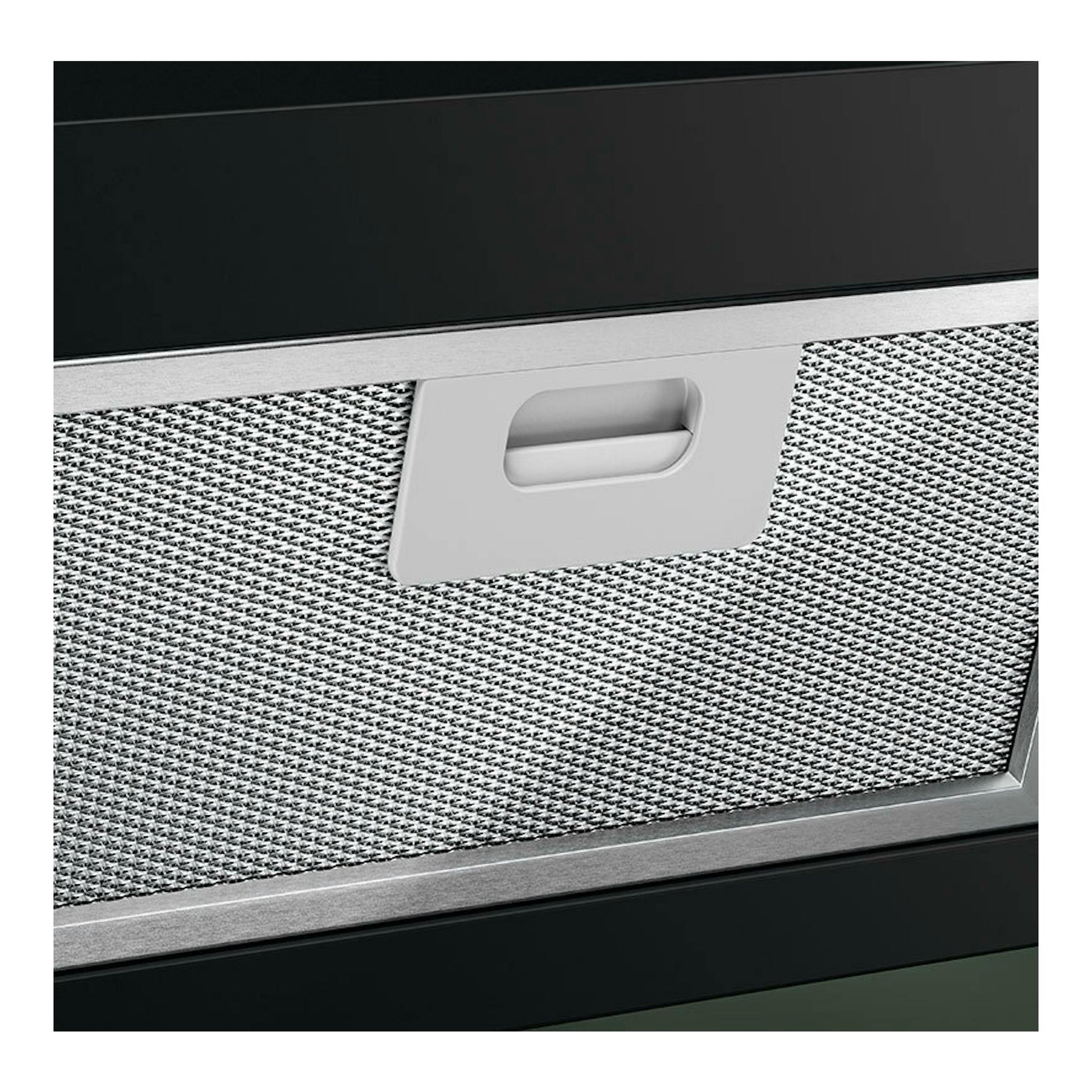 Campana Electrolux LFV436K negra, vista frontal en primer plano del filtro metálico y tirador central.