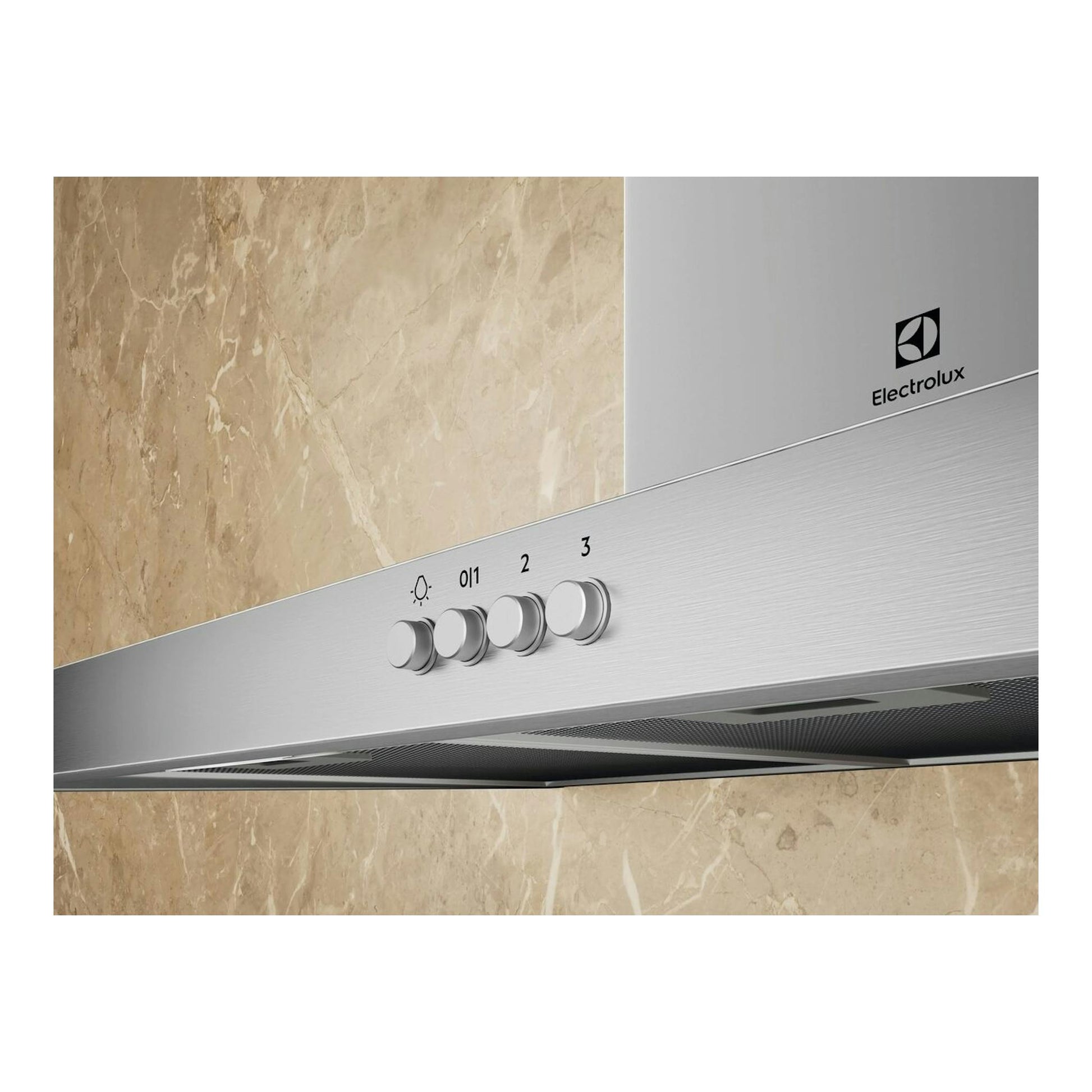 Campana extractora Electrolux LFC516X de inox, vista frontal inclinada, con botones y rejilla inferior.