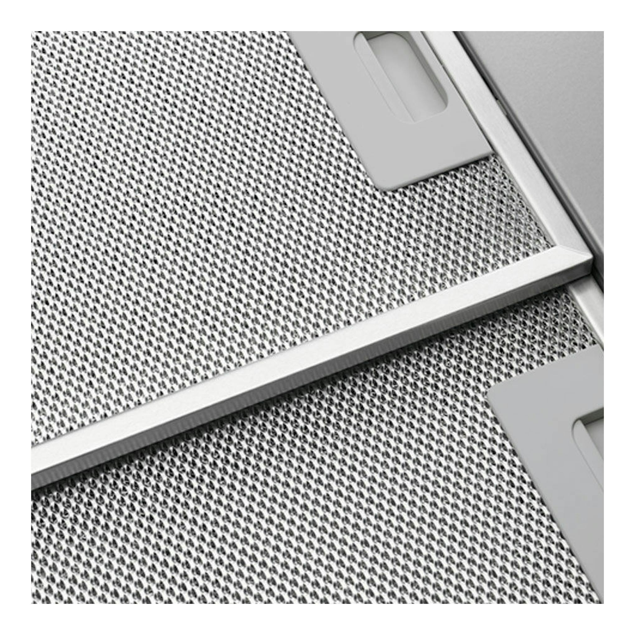 Campana extraíble Electrolux LFP616X en inox, primer plano del filtro metálico y borde diagonal.