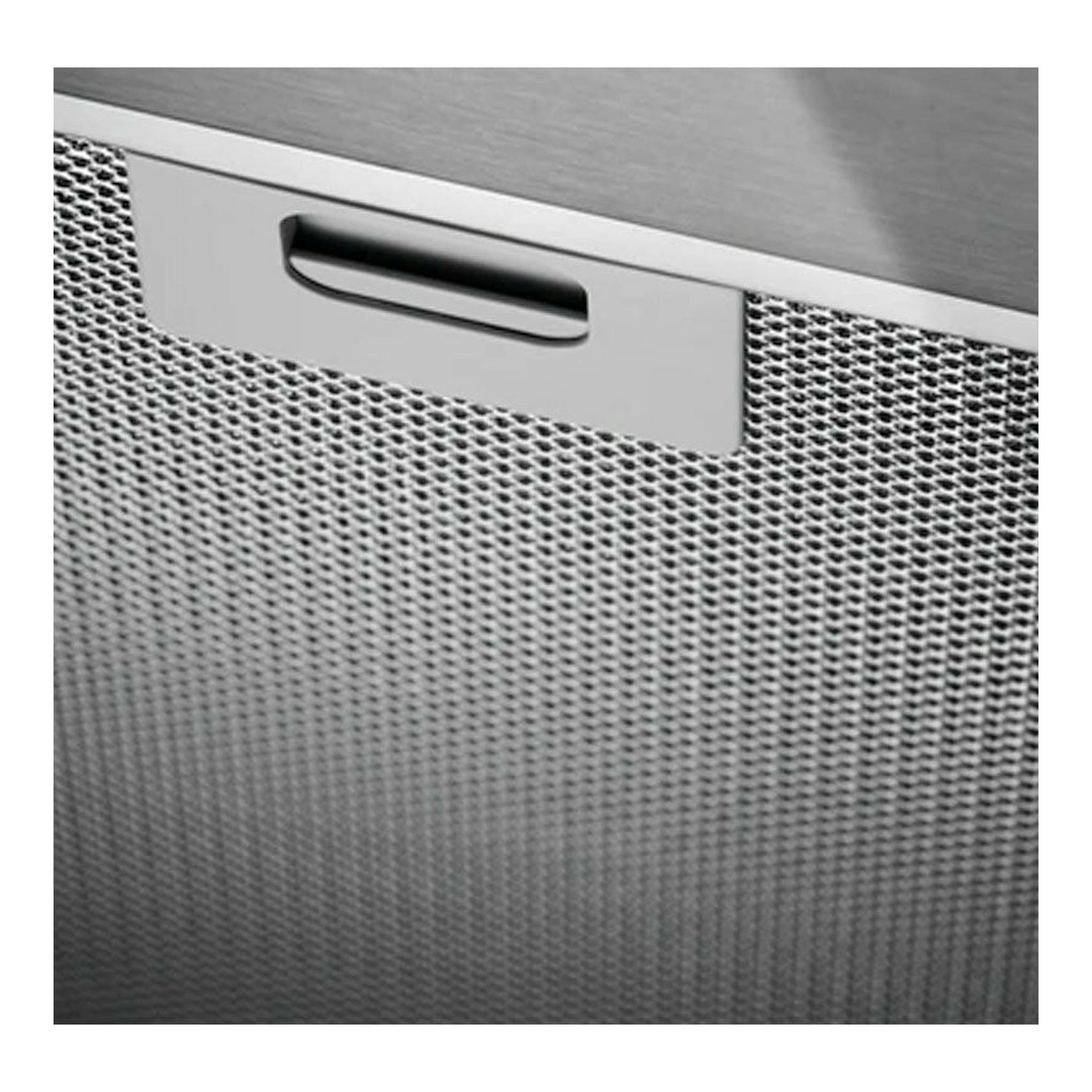 Campana extraíble Electrolux LFP616X de acero inoxidable, vista frontal en primer plano.