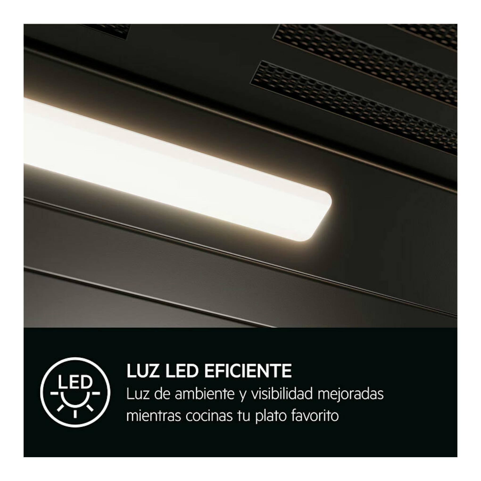 Campana integrable AEG GDE686HM negra, vista en primer plano con luz LED encendida.