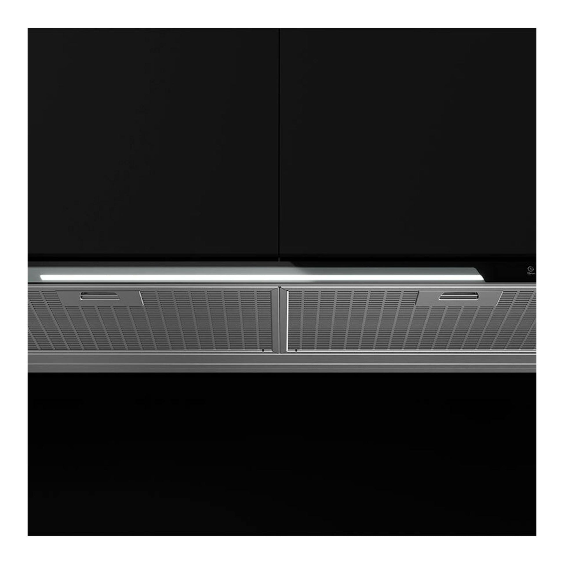 Campana integrable Teka GFI97350EOS inox, vista frontal inferior, de 89 cm, bajo muebles negros.
