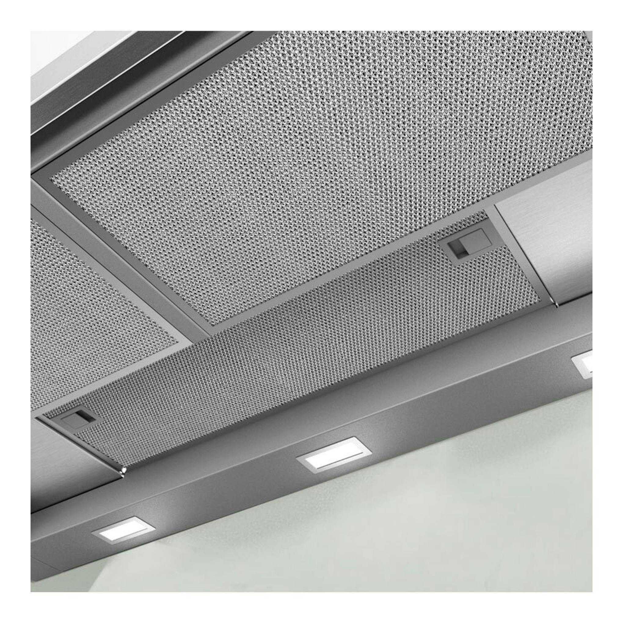 Campana telescópica Bosch DFS097A51 inox, vista inferior en primer plano con filtros metálicos y luces LED.