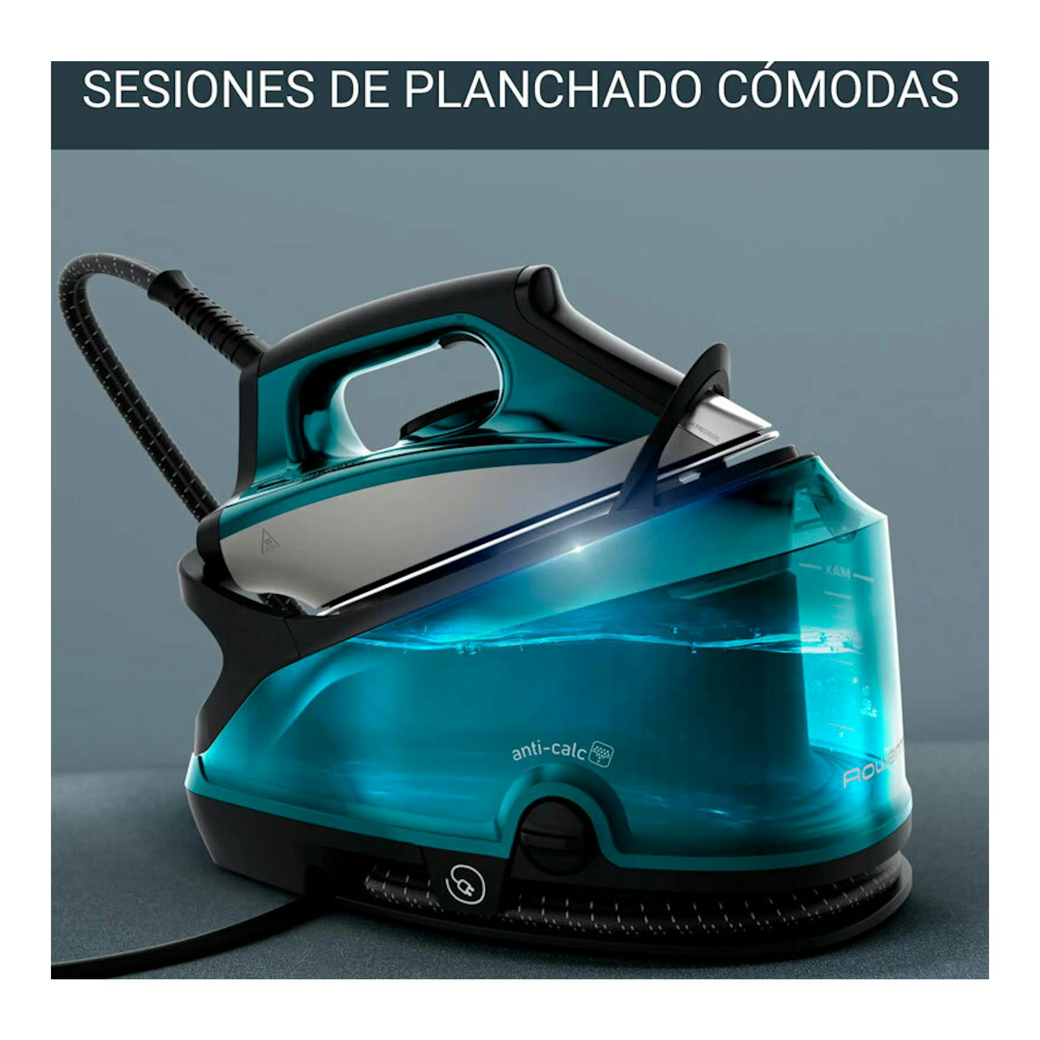 Centro de planchado Rowenta DG7623F0, vista frontal en tres cuartos, negro y turquesa, con depósito translúcido.