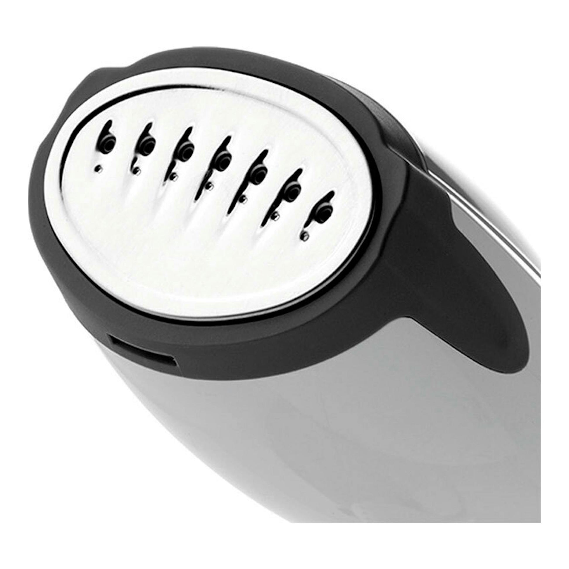 Cepillo de vapor de mano Ariete negro y gris, vista frontal en primer plano con base perforada.