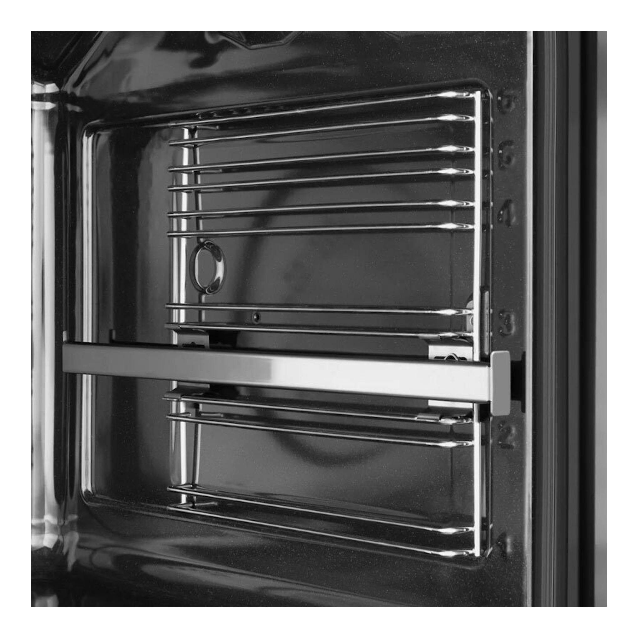 Fagor 3CLG610BB, interior de horno negro con rejillas metálicas y barra horizontal, vista frontal.