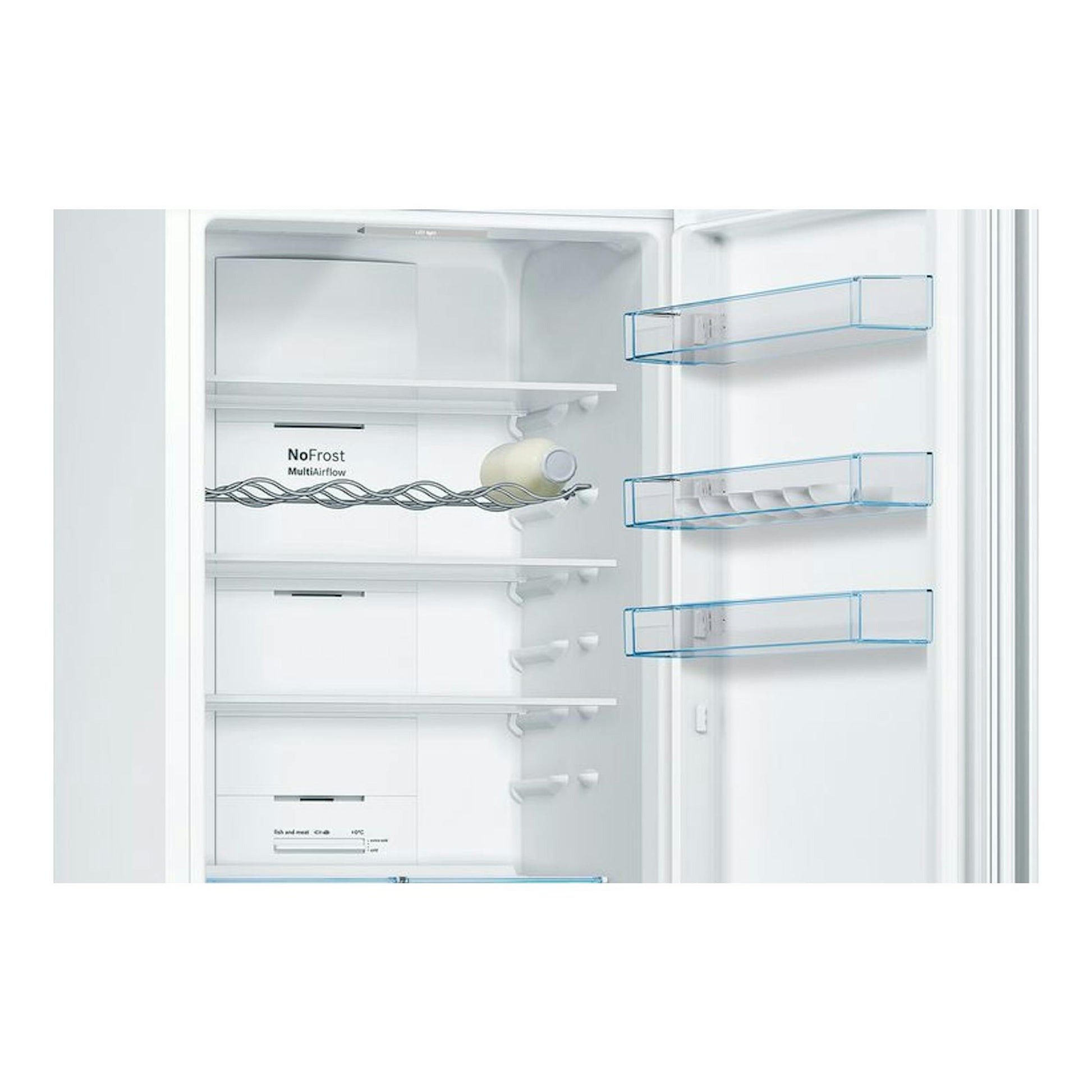 Frigorífico combi Bosch KGN39VWEA abierto, interior blanco con estantes y compartimentos en la puerta.