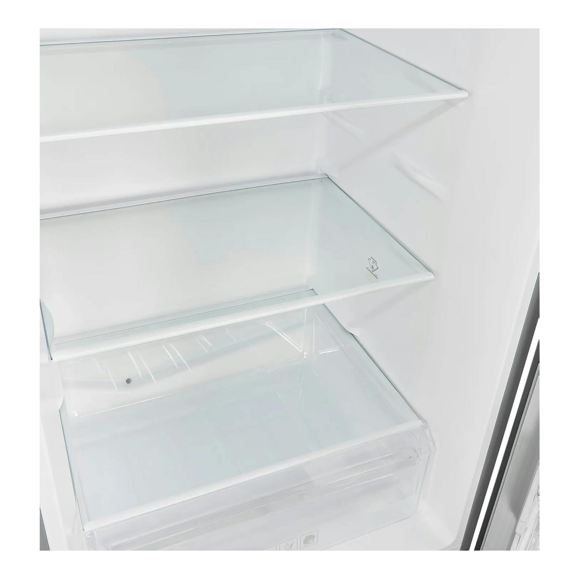 Interior de frigorífico combi Exquisit KGC265-70-WS-040E inoxlook, vista frontal, con baldas de cristal y cajón.