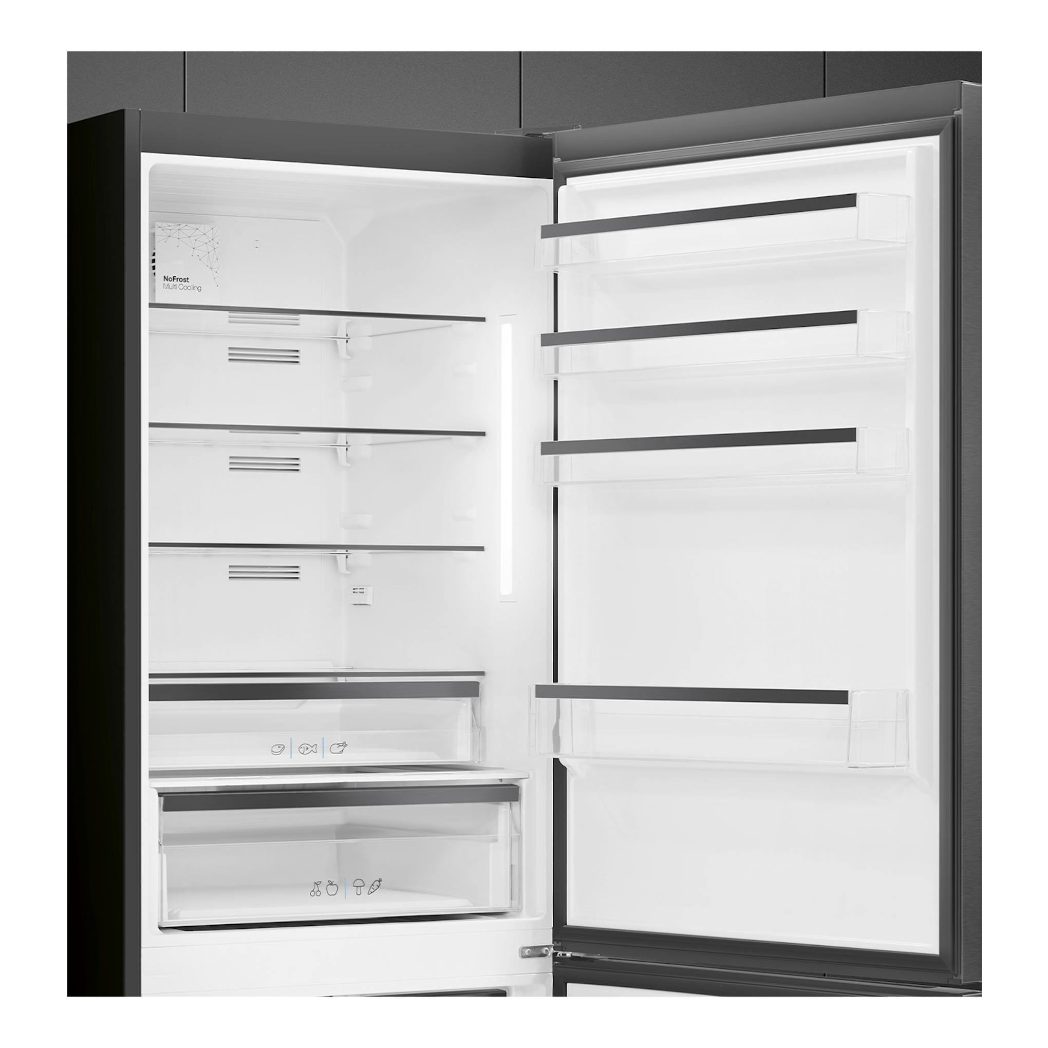 Frigorífico combi Smeg FC48KDND gris, abierto, con interior blanco y estantes vistos de frente.