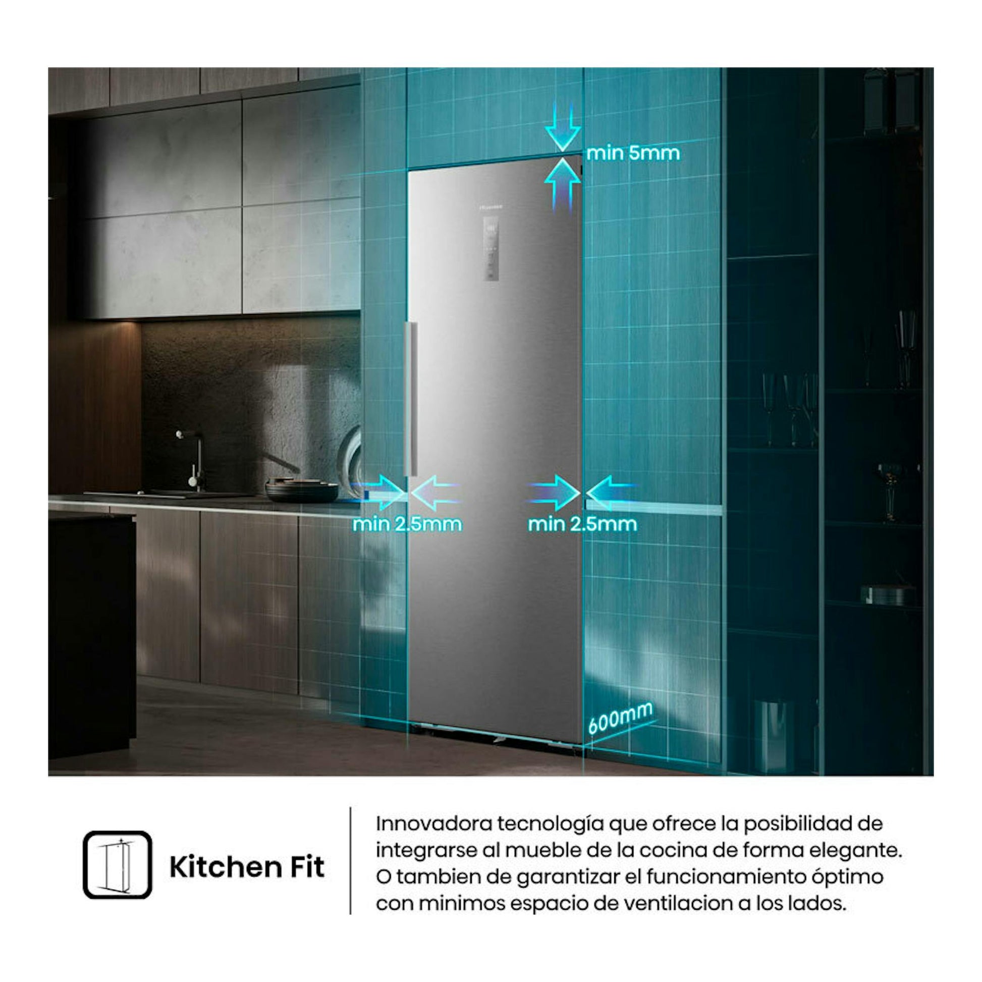 Congelador Hisense FT3K310SAIE inox, visto de frente integrado en cocina, con medidas de ventilación mínimas.