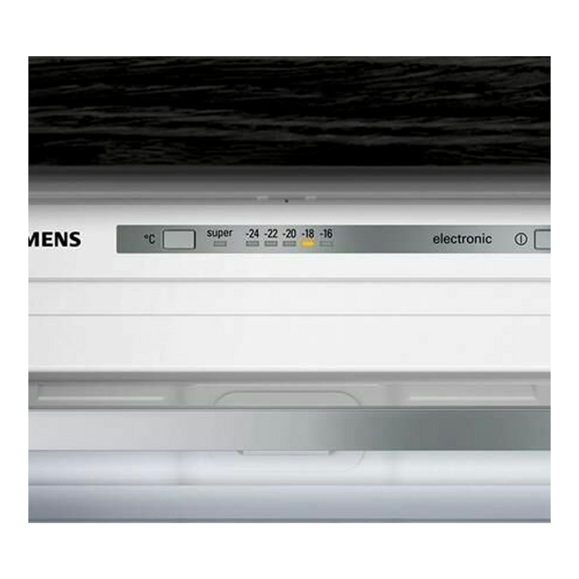 Congelador vertical integrable Siemens GI11VAFE0, vista frontal parcial, panel electrónico blanco.