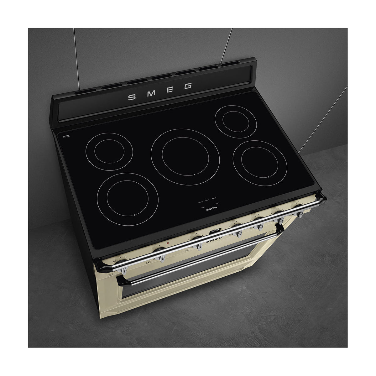 Cocina de inducción Smeg TR90IMP con 5 zonas y horno de 115 l