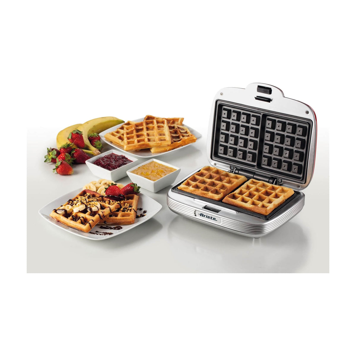 Gofrera Ariete Party Time 1973/00 de 700 W con placas antiadherentes