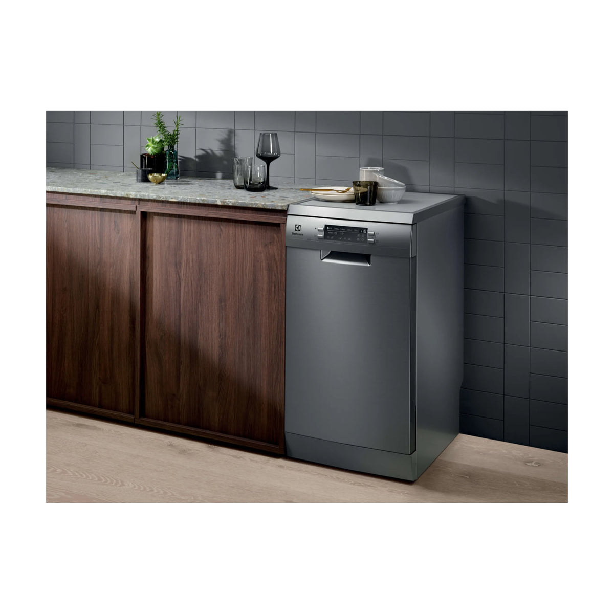 Lavavajillas Electrolux ESS42220SX 45 cm, 9 cubiertos, AirDry y SatelliteClean, Inox