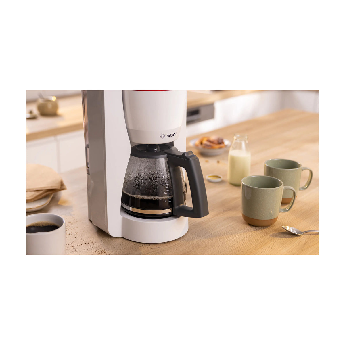 Cafetera de goteo Bosch TKA2M111 MyMoment, 10/15 tazas, blanca