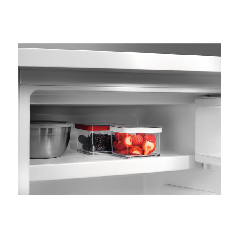 Frigorífico de una puerta AEG RTB411E1AW blanco, 84,5 cm y congelador de 4 estrellas