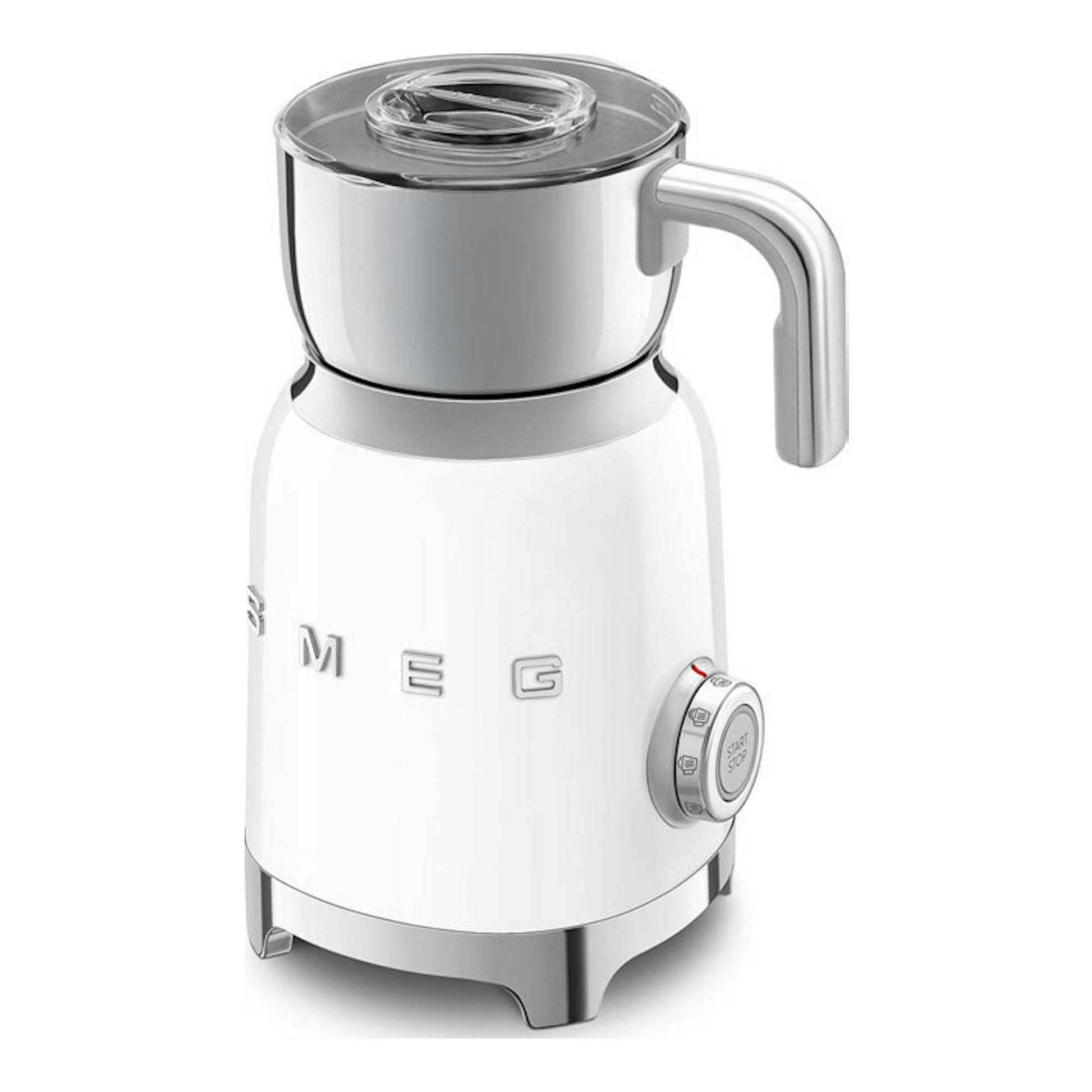 Espumador de leche Smeg MFF11WHEU blanco, vista frontal en tres cuartos, con jarra y tapa transparentes.