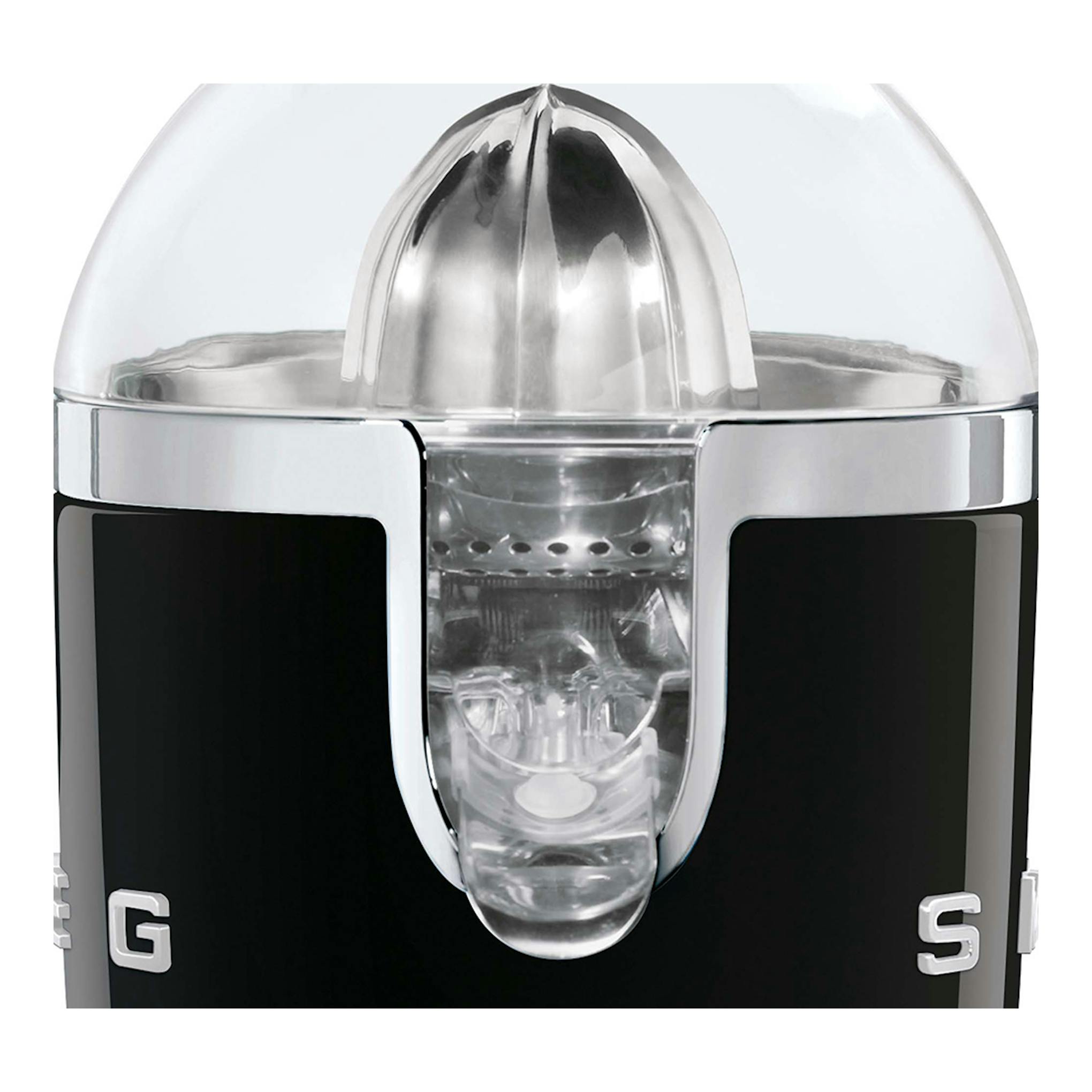 Exprimidor Smeg CJF01BLEU negro con detalles cromados, vista frontal con tapa transparente.