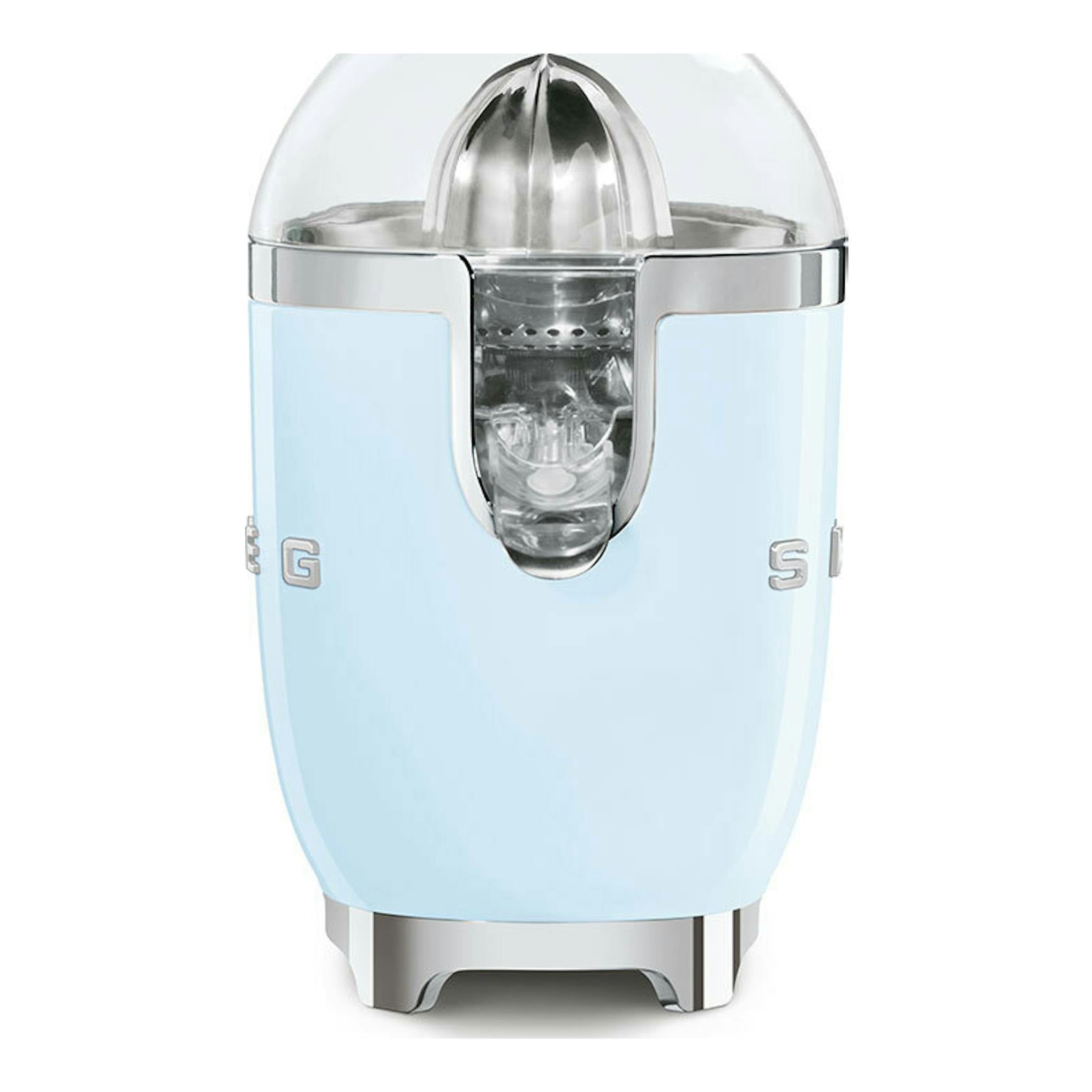 Exprimidor Smeg CJF11PBEU azul claro, vista frontal, con tapa transparente y detalles cromados.