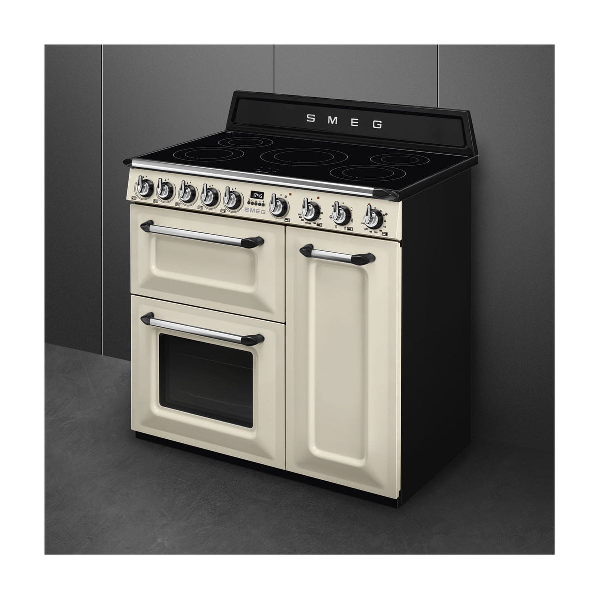 Cocina de inducción Smeg TR93IP2 de 90 cm con tres hornos, crema