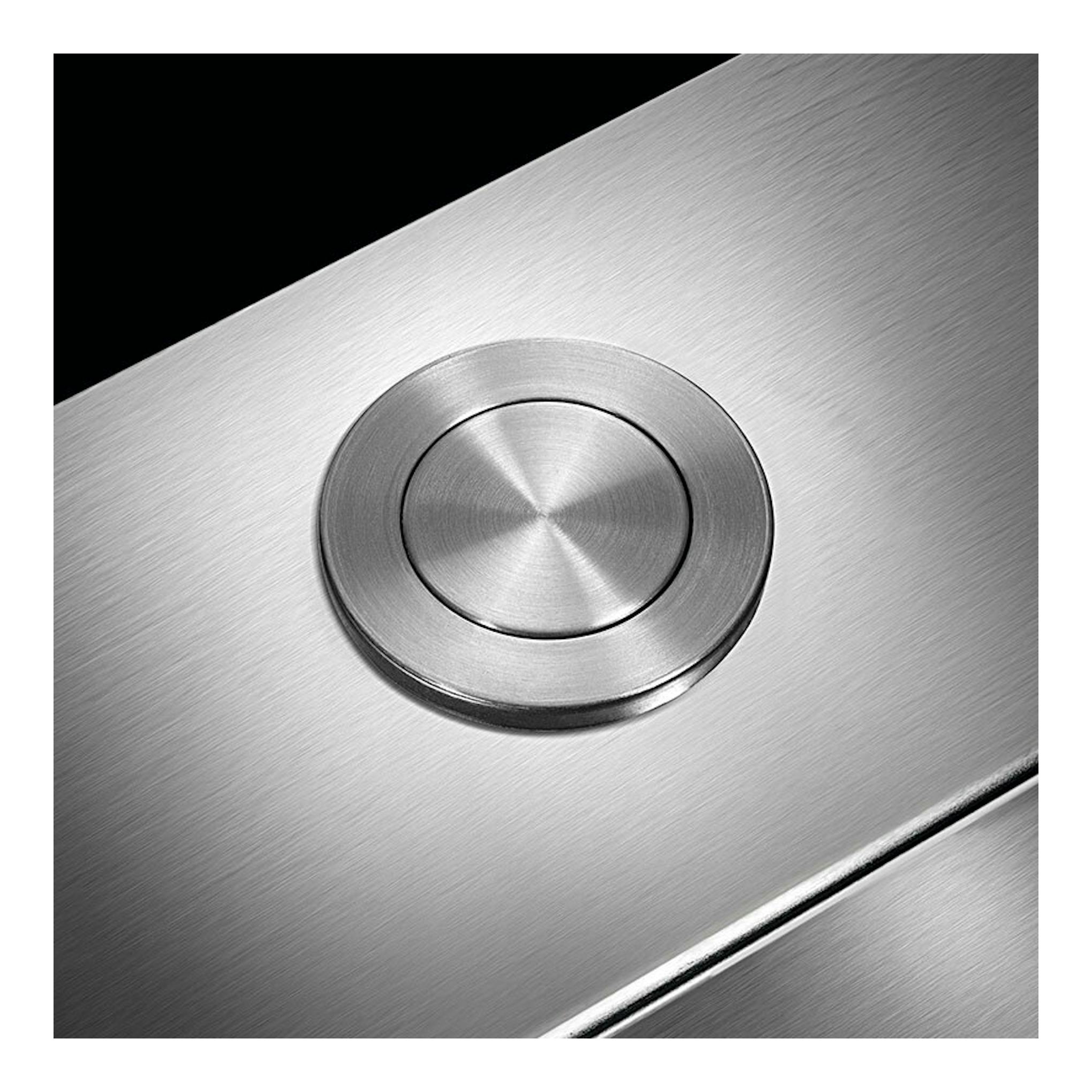 Fregadero Smeg VR12S50 de acero inoxidable, vista en diagonal, con desagüe circular integrado.