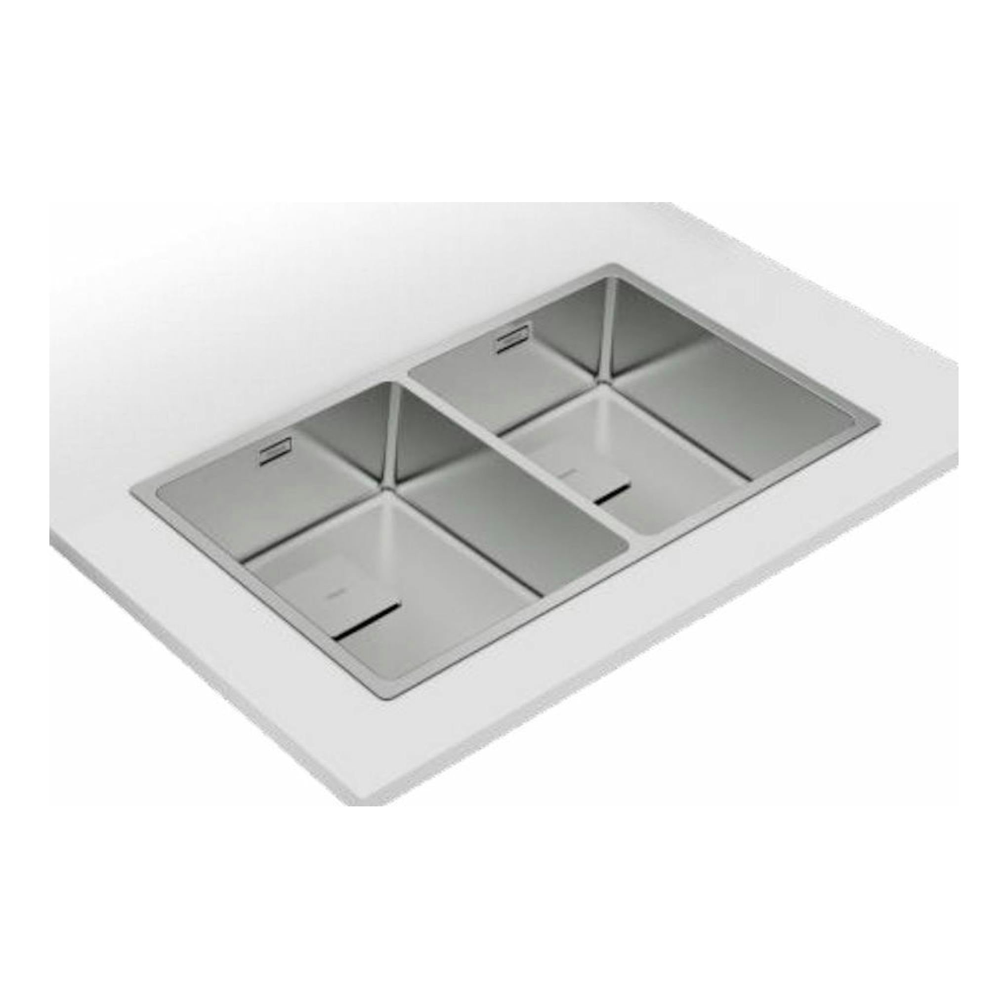 Fregadero Teka FlexLinea RS15 2C 740 de acero inoxidable, vista superior en ángulo, con dos senos y escurridor.