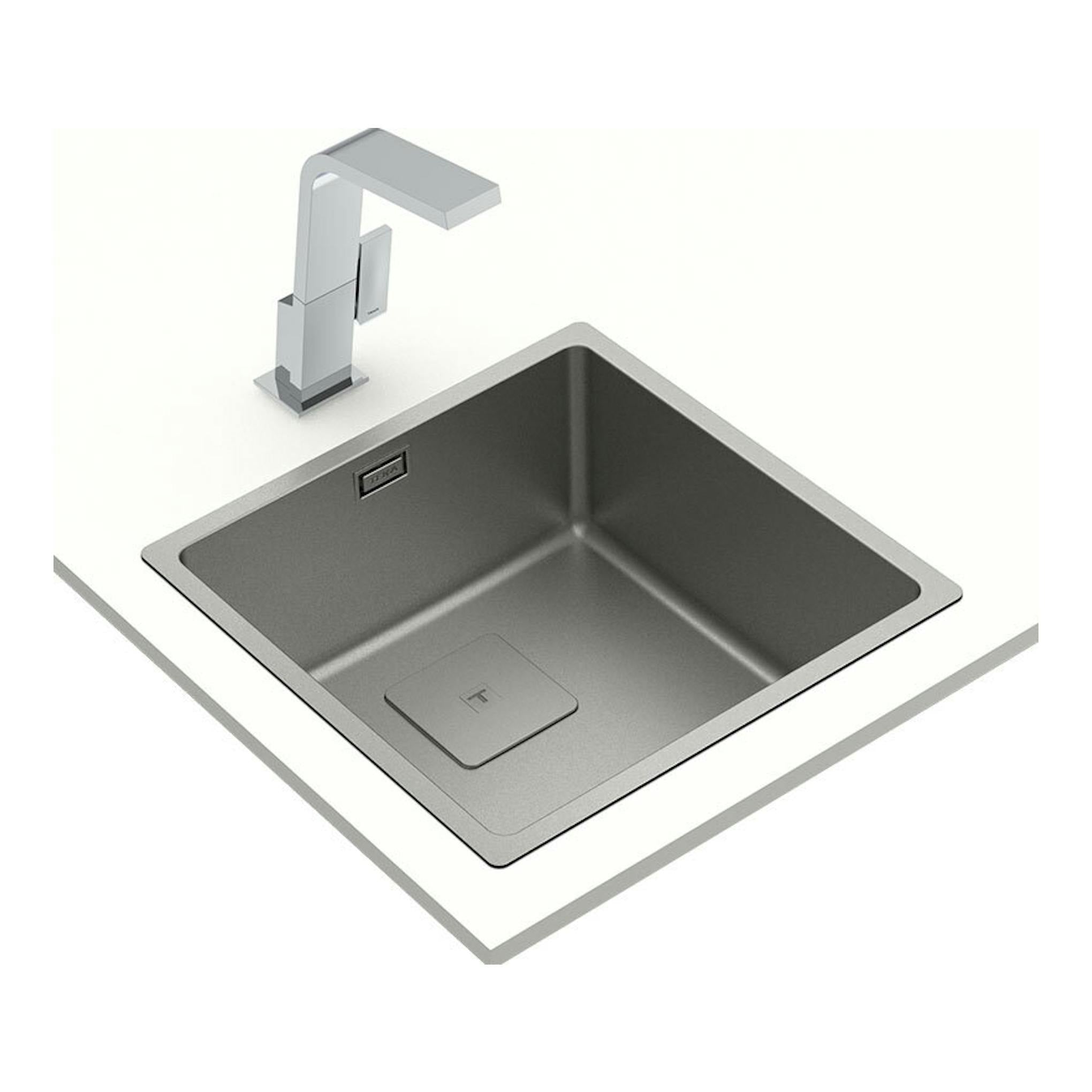 Fregadero Teka FlexLinea RS15 40.40 Fortinox inox, visto en ángulo cenital, con grifo cromado.