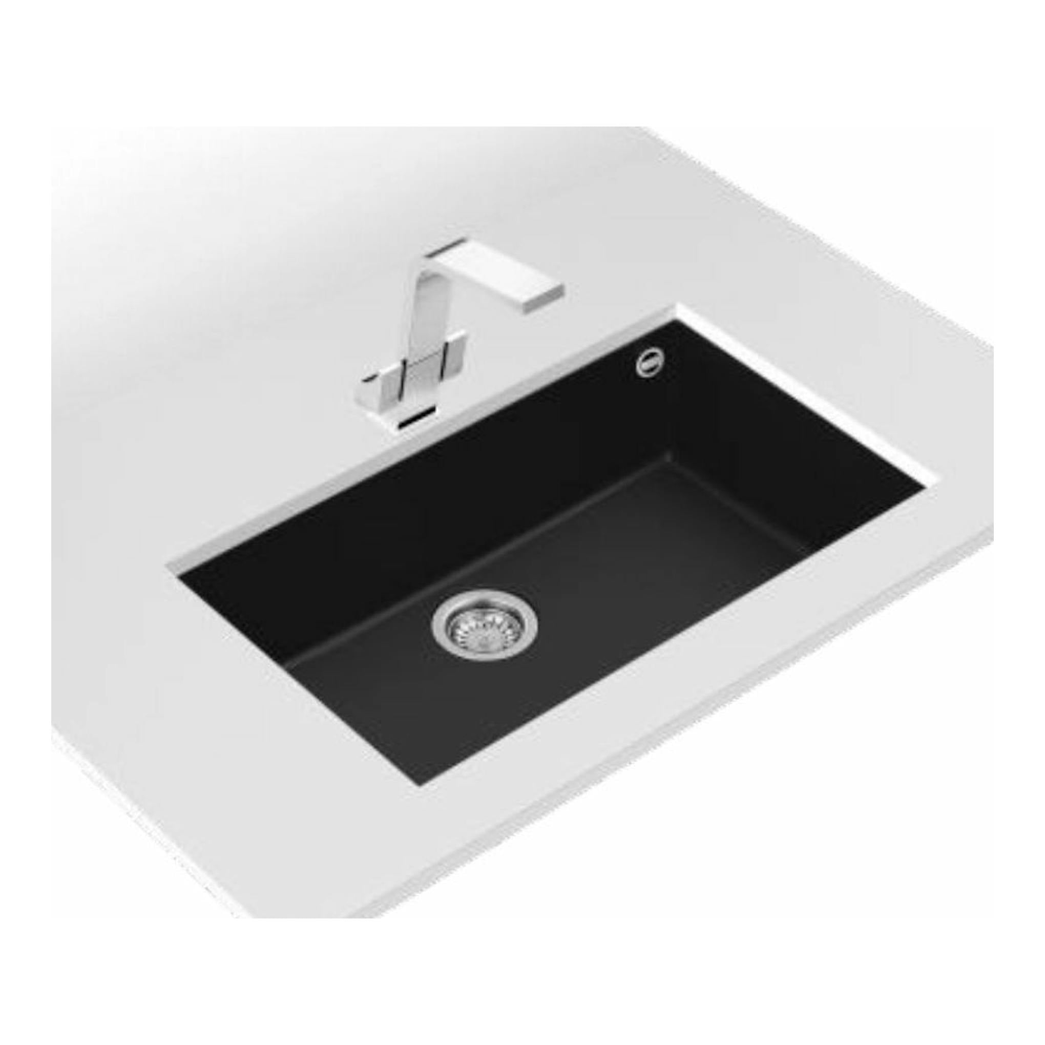 Fregadero Teka SQUARE 72.40 TG negro, vista cenital inclinada, con grifo sobre encimera blanca.