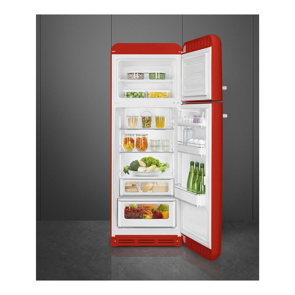 Frigorífico Smeg FAB30RRD6 rojo, vista frontal con las dos puertas abiertas y el interior visible.