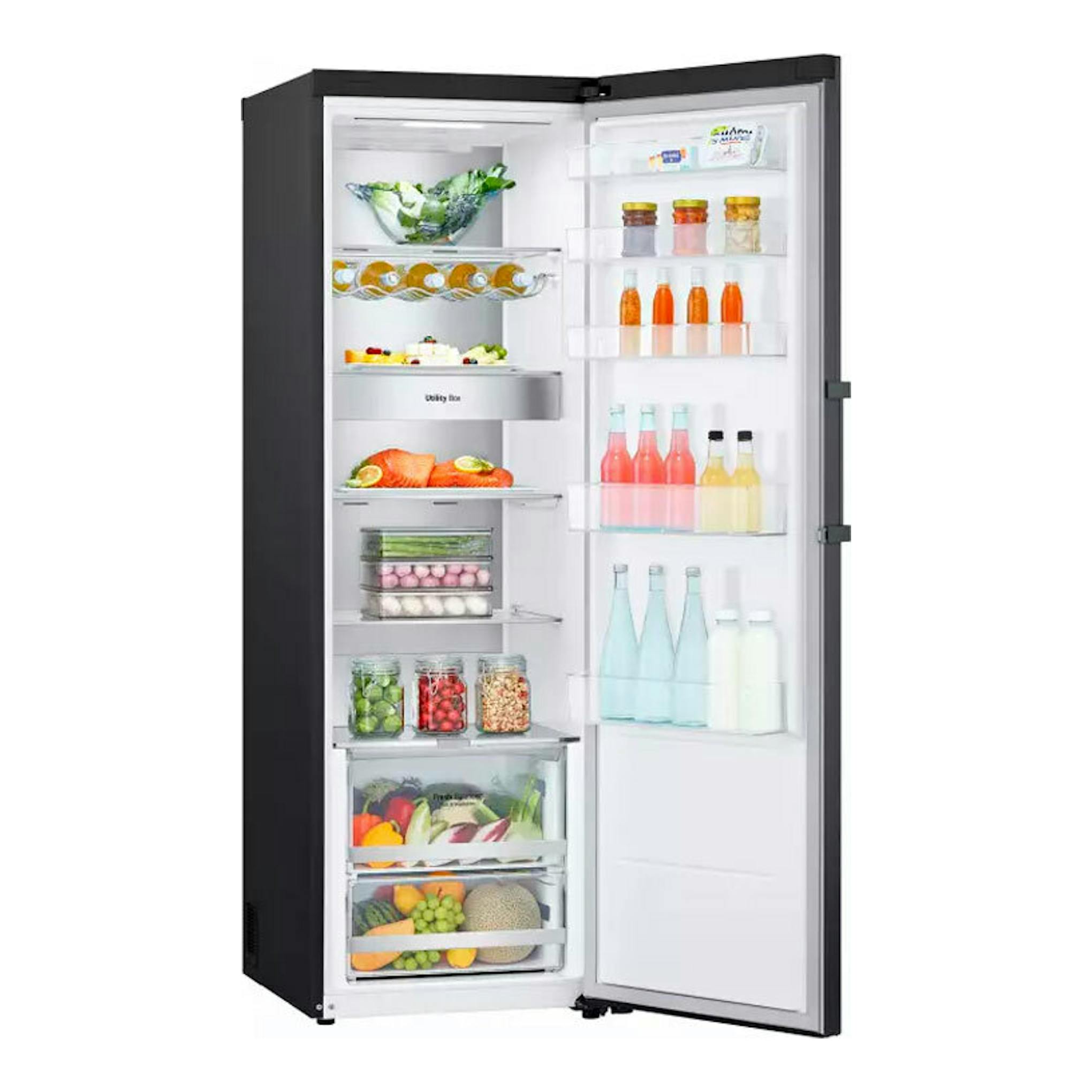 Frigorífico LG GLM71MCCSX de una puerta, abierto en vista frontal, acabado acero negro grisáceo.