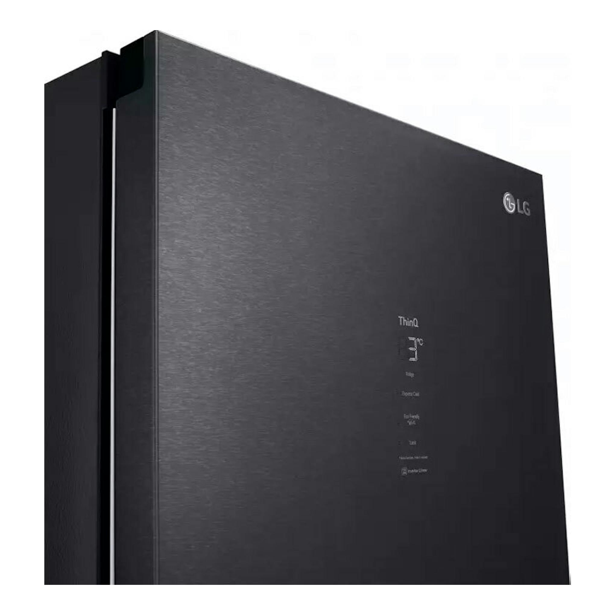 Frigorífico LG GLM71MCCSX de una puerta, acero negro grisáceo, vista frontal en ángulo.