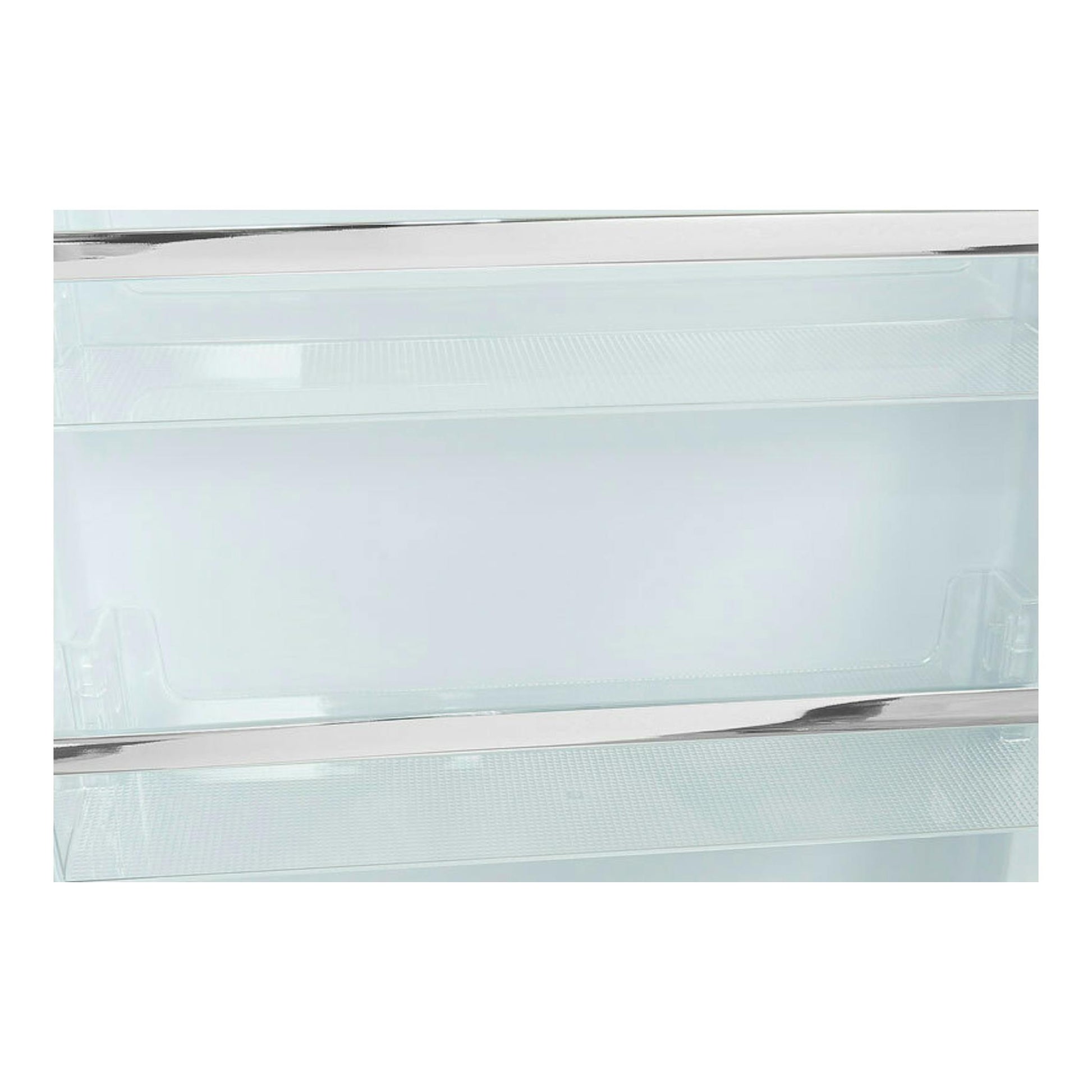Primer plano del interior de un frigorífico Exquisit RKS120-V-H-160E, con baldas transparentes.