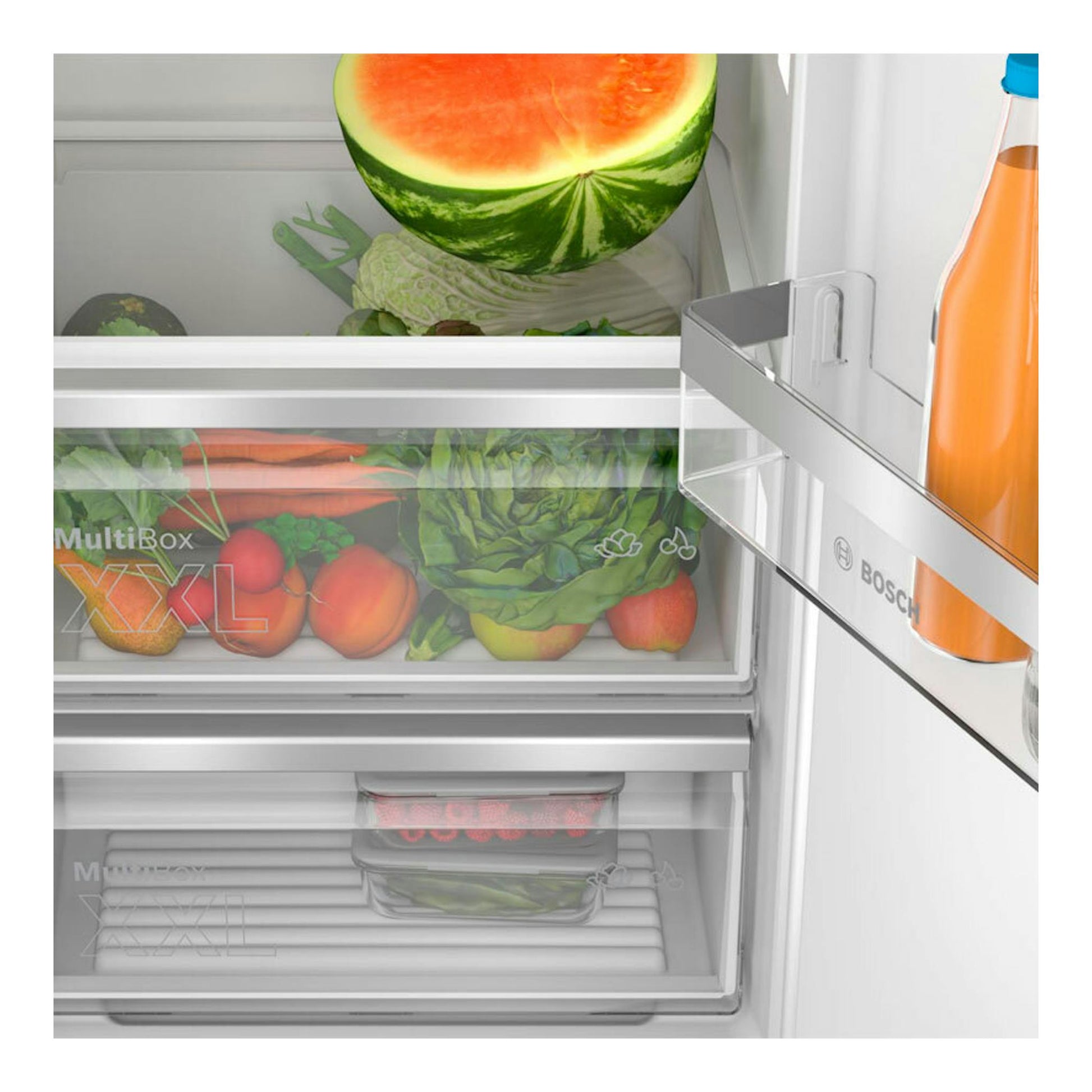 Vista frontal de frigorífico Bosch KIL82VFE0 integrable abierto, con cajones transparentes y alimentos.