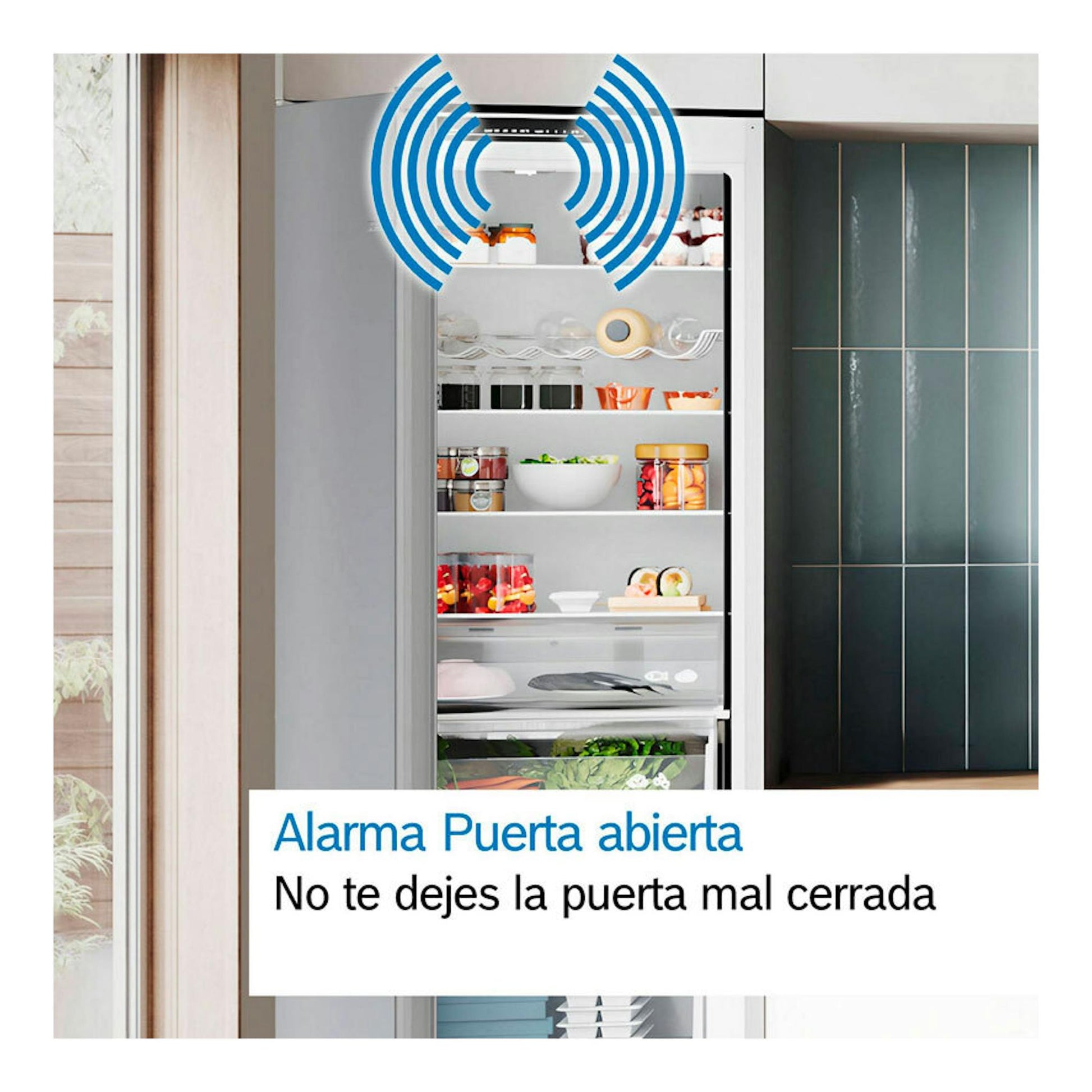 Vista frontal de frigorífico integrable Bosch KIR81VFE0, con la puerta abierta y aviso de alarma.