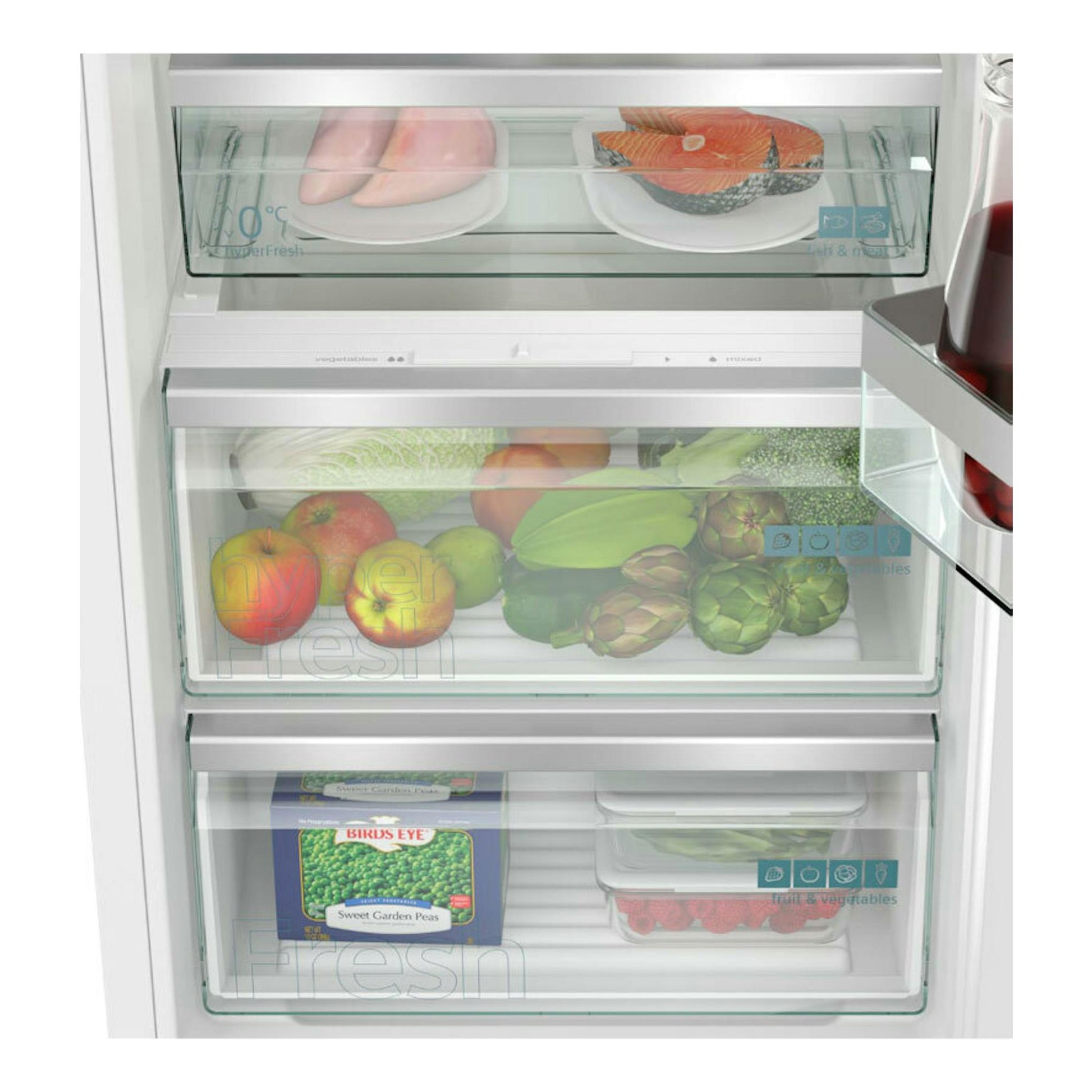 Frigorífico integrable Siemens KI81RADD0 abierto, vista frontal del interior con cajones y alimentos.