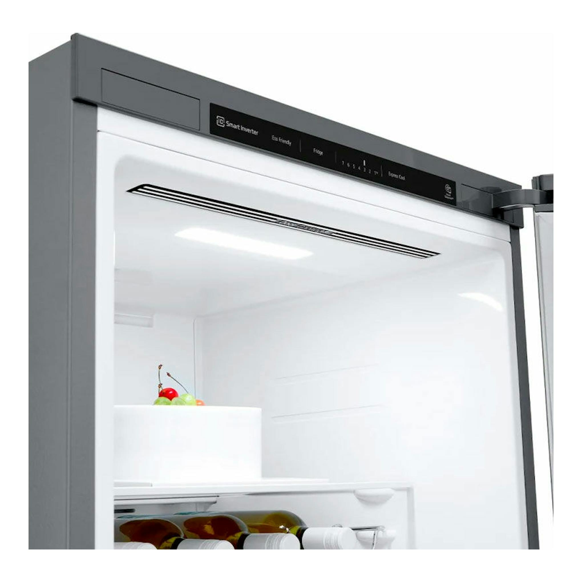 Frigorífico LG GLT51PZGSZ de una puerta, abierto, acabado inox, vista frontal del interior blanco.