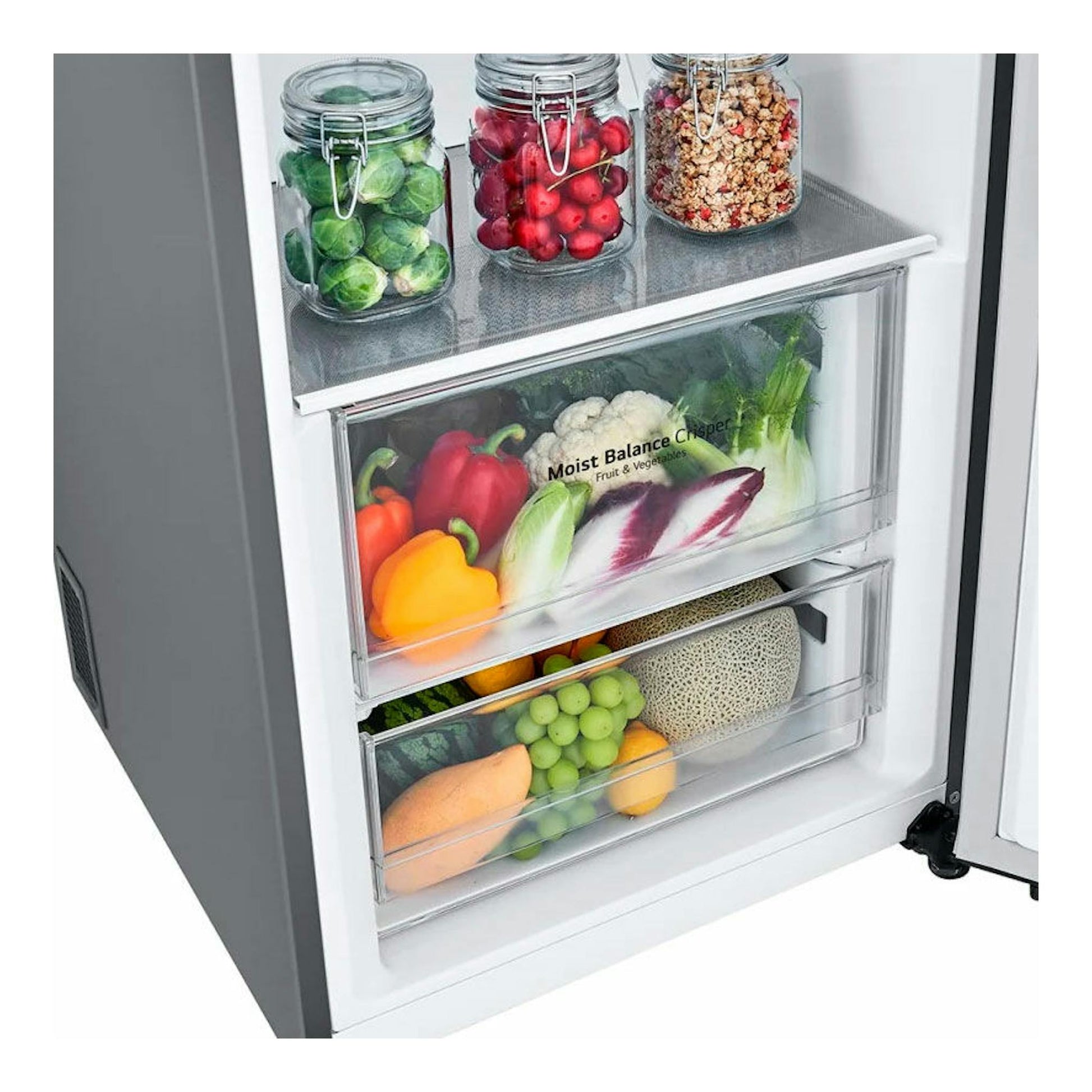 Interior de frigorífico LG GLT51PZGSZ con cajones transparentes llenos de frutas y verduras.