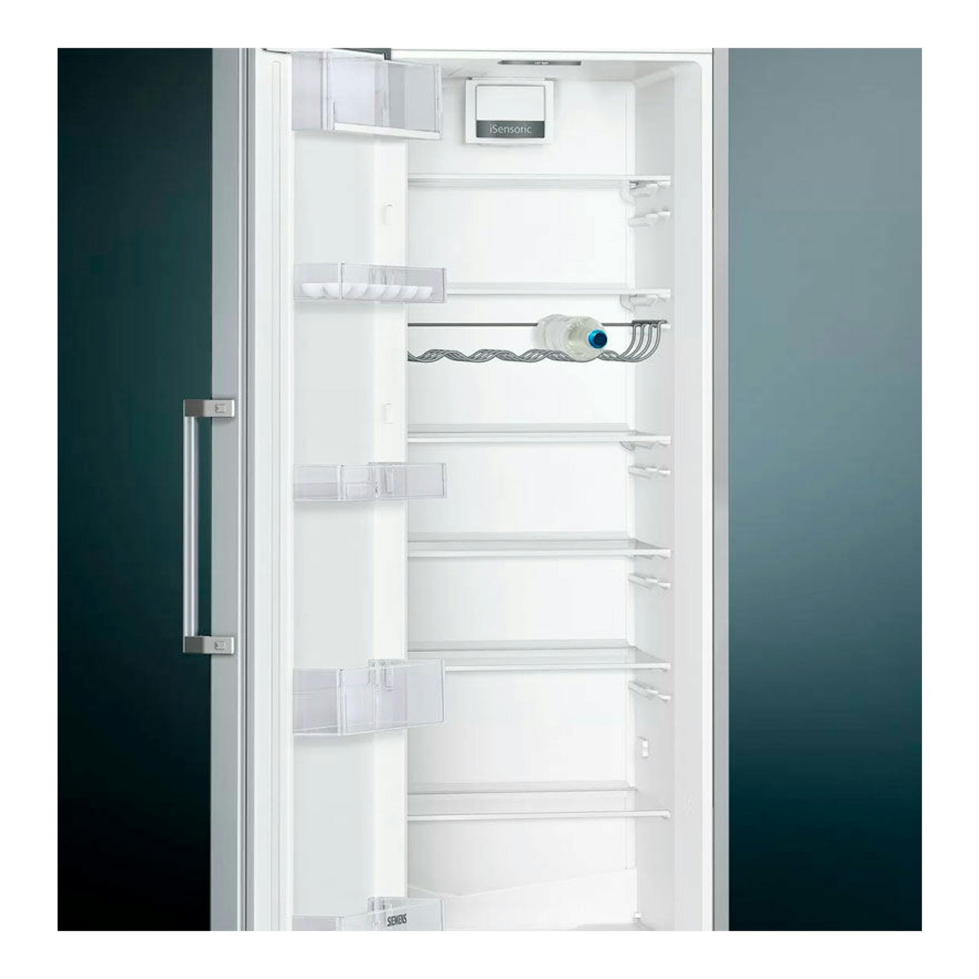 Frigorífico Siemens KS36VVIEP Inox, puerta abierta en vista frontal, interior blanco con baldas y botellero.