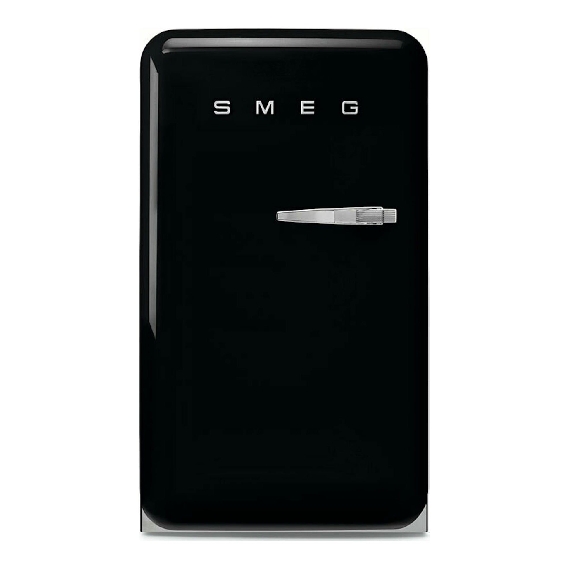 Frigorífico Smeg FAB10LBL6 negro, vista frontal, con una puerta y tirador cromado.