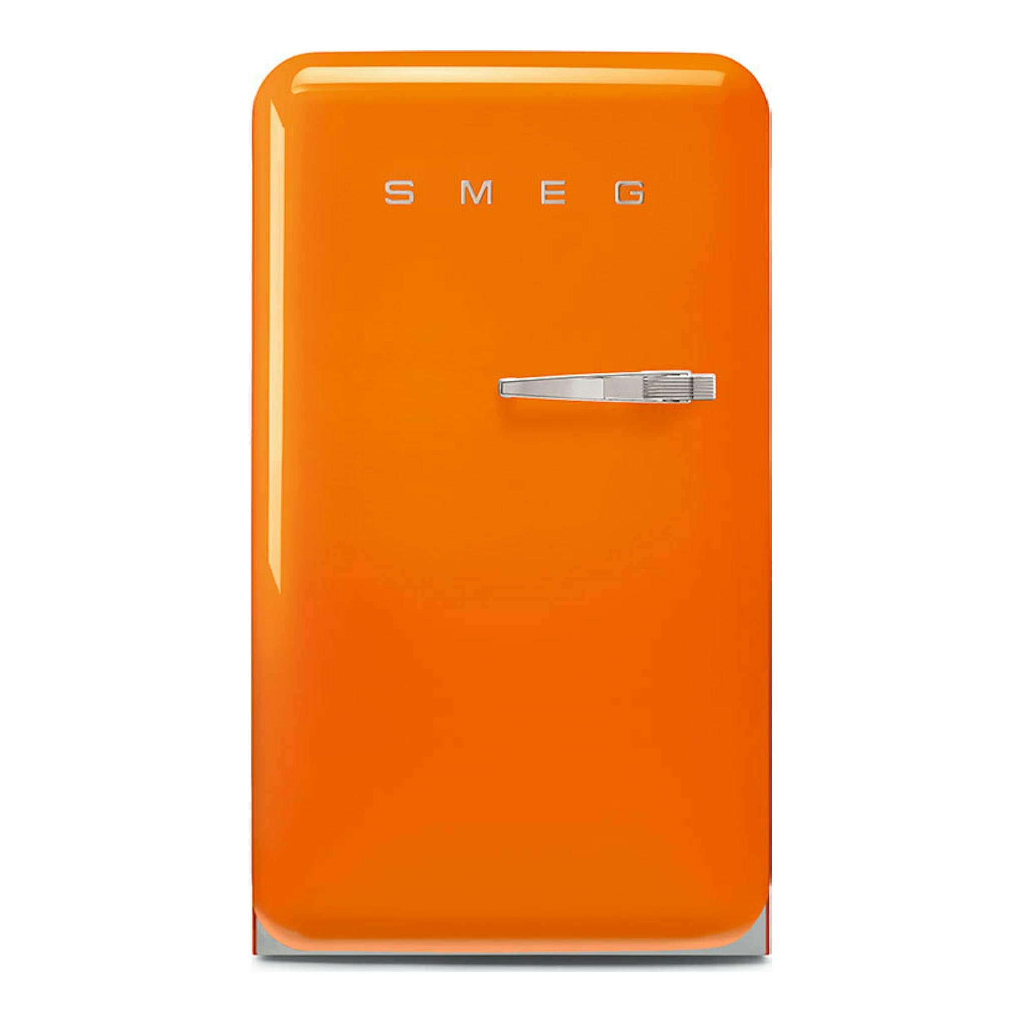 Frigorífico Smeg FAB10LOR6 naranja, vista frontal, con una puerta y tirador cromado.
